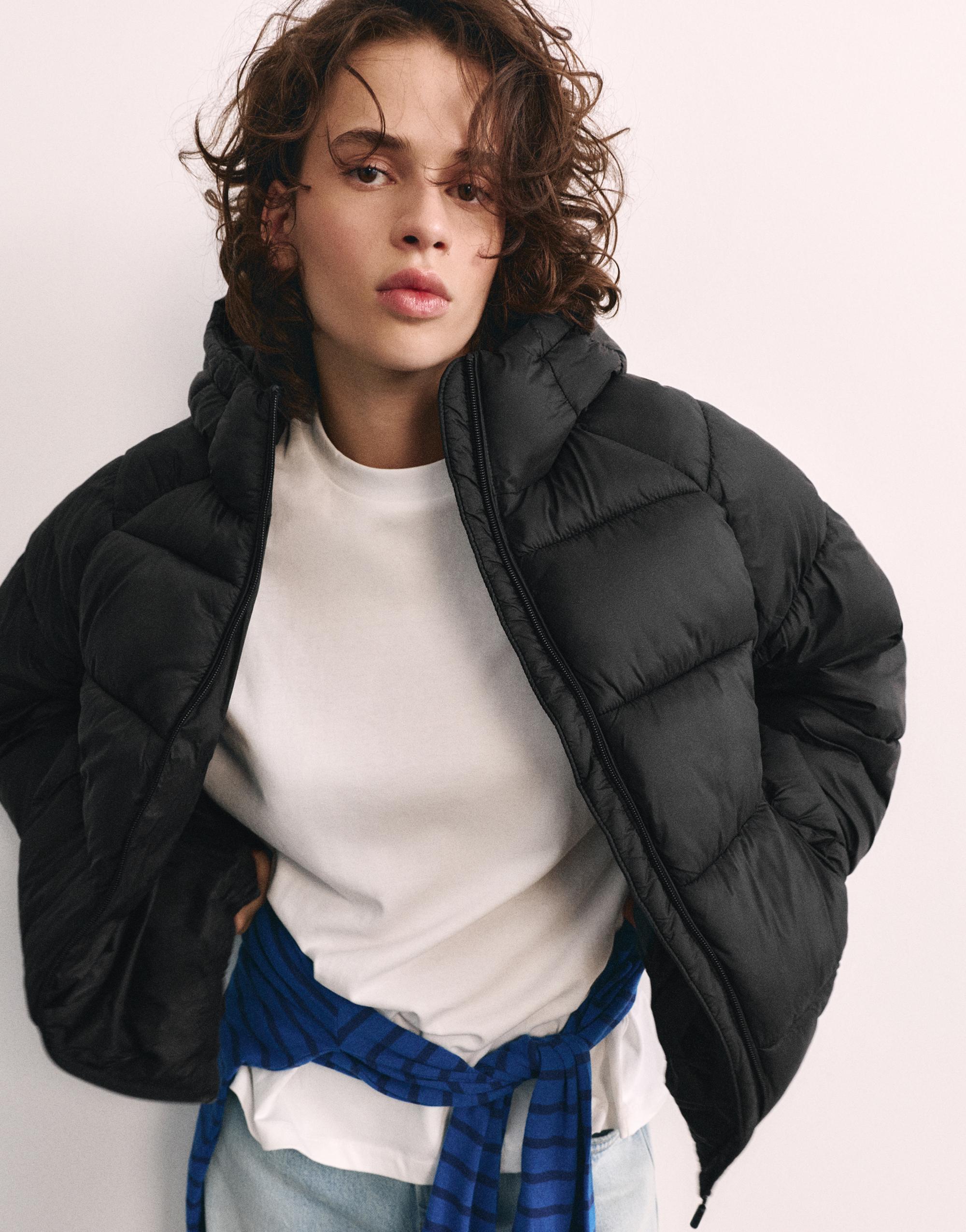 Hooded puffer jacket — Black