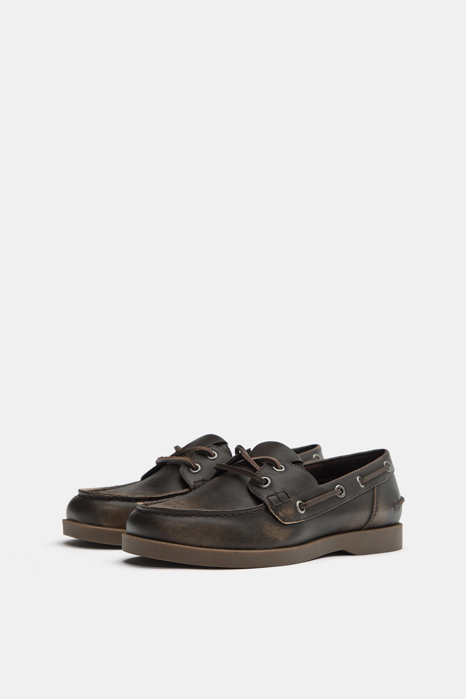 Distressed lace-up shoes — Brown