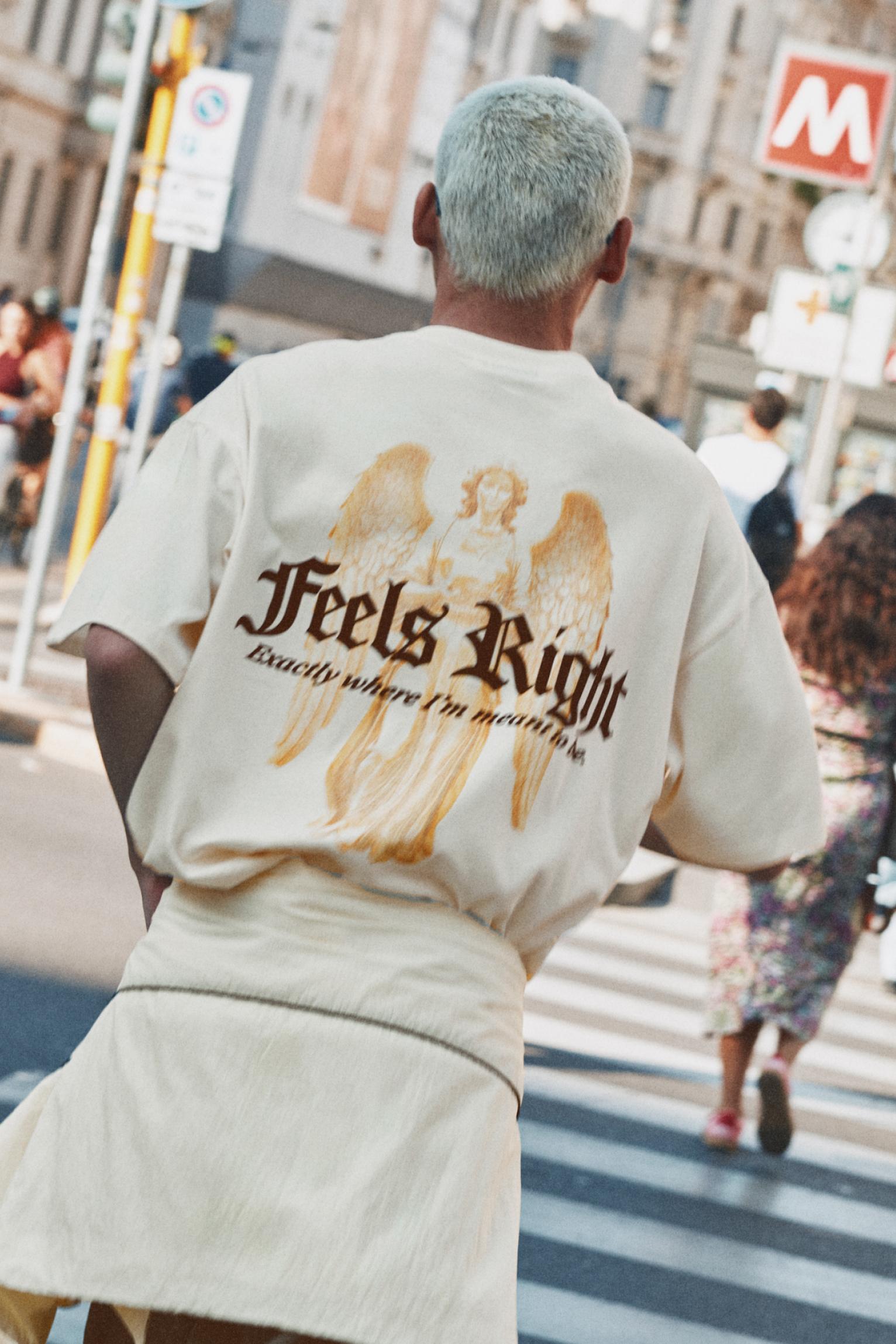 Relaxed fit slogan T-shirt — Sand