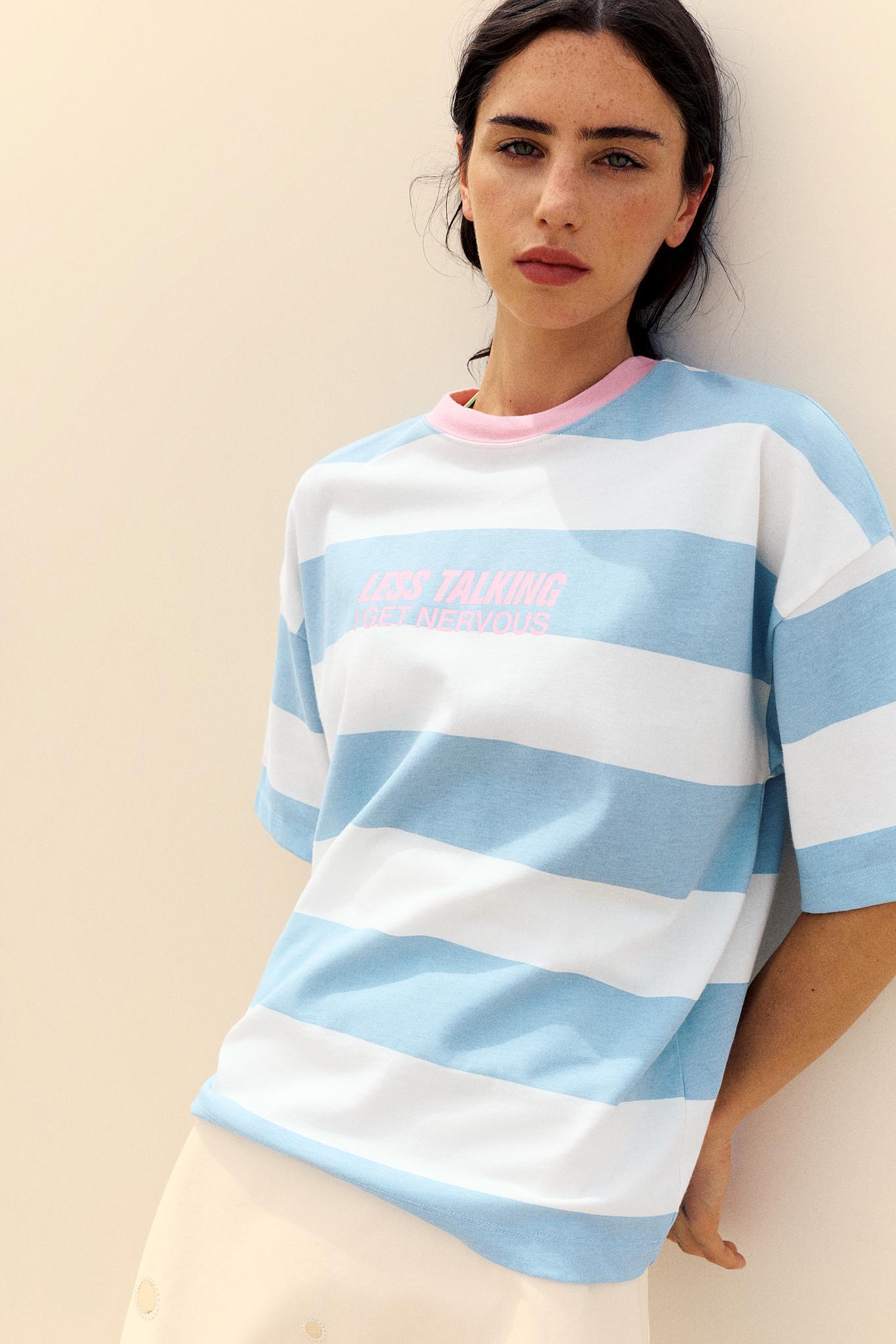 Oversize striped graphic T-shirt — Pale blue