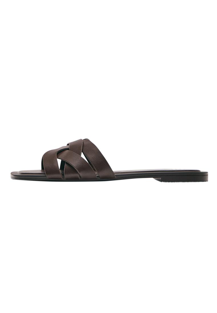 Flat strap sandals — Brown