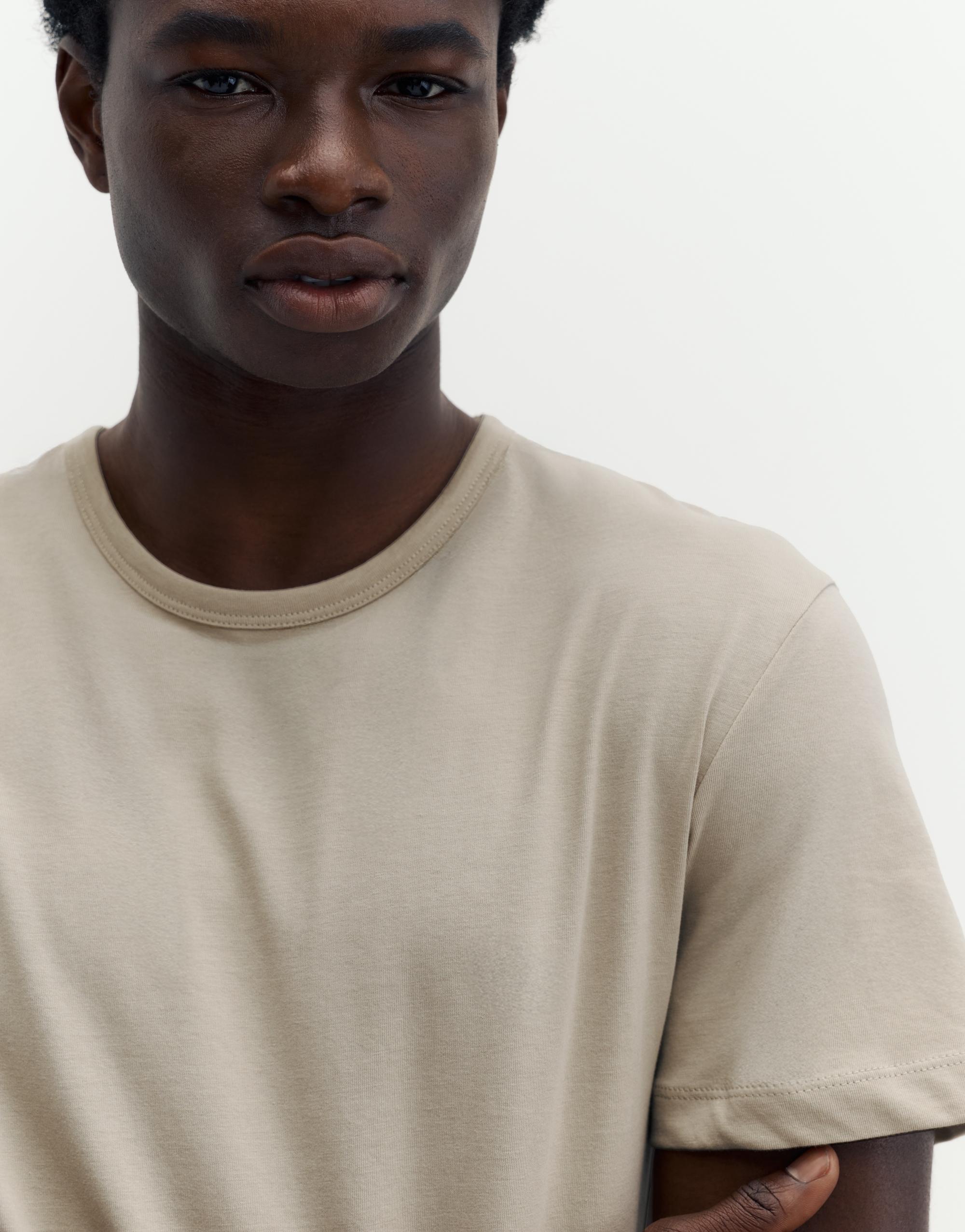 Slim fit basic T-shirt — Sand