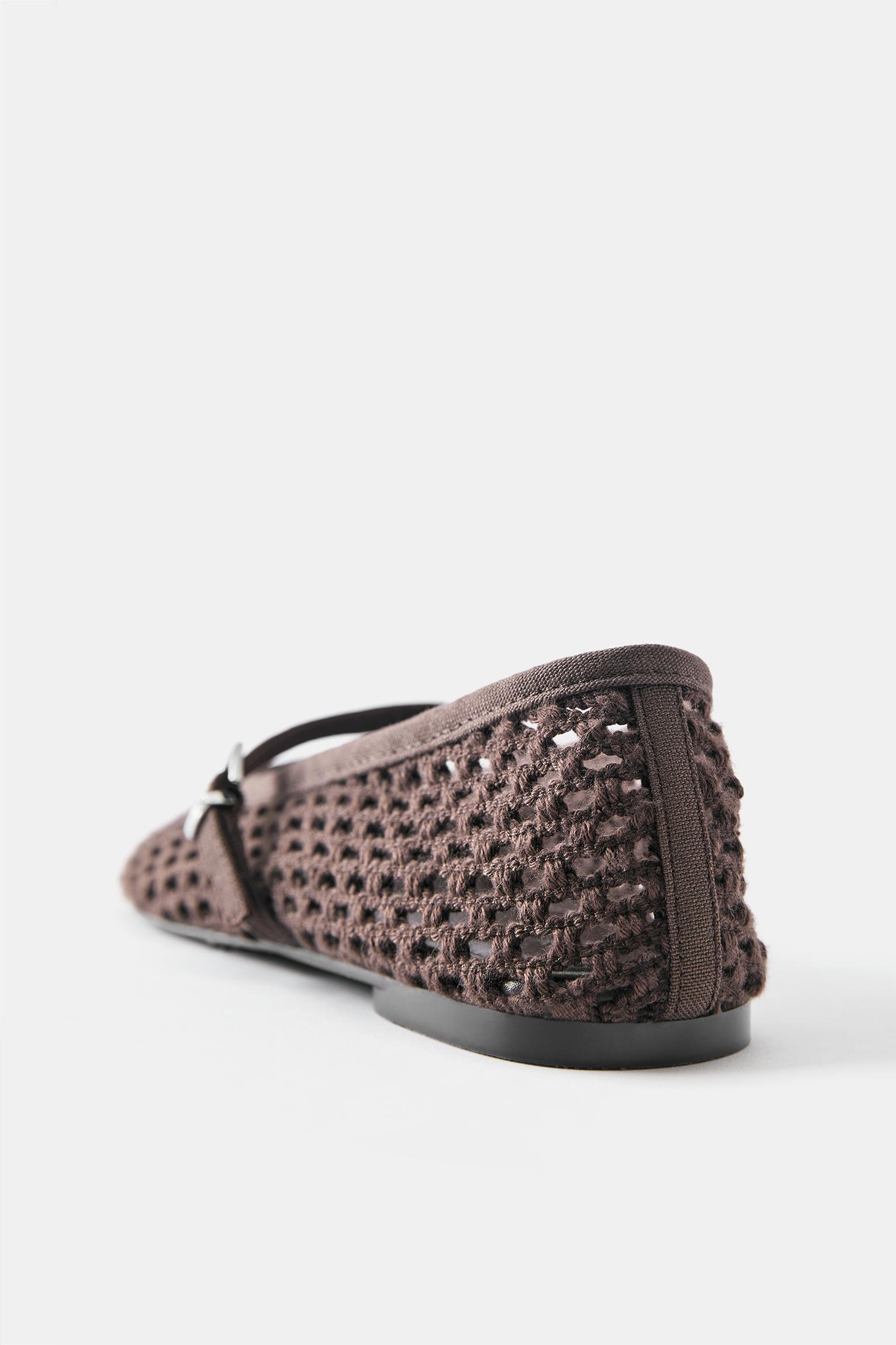 Crochet ballerina shoes — Brown