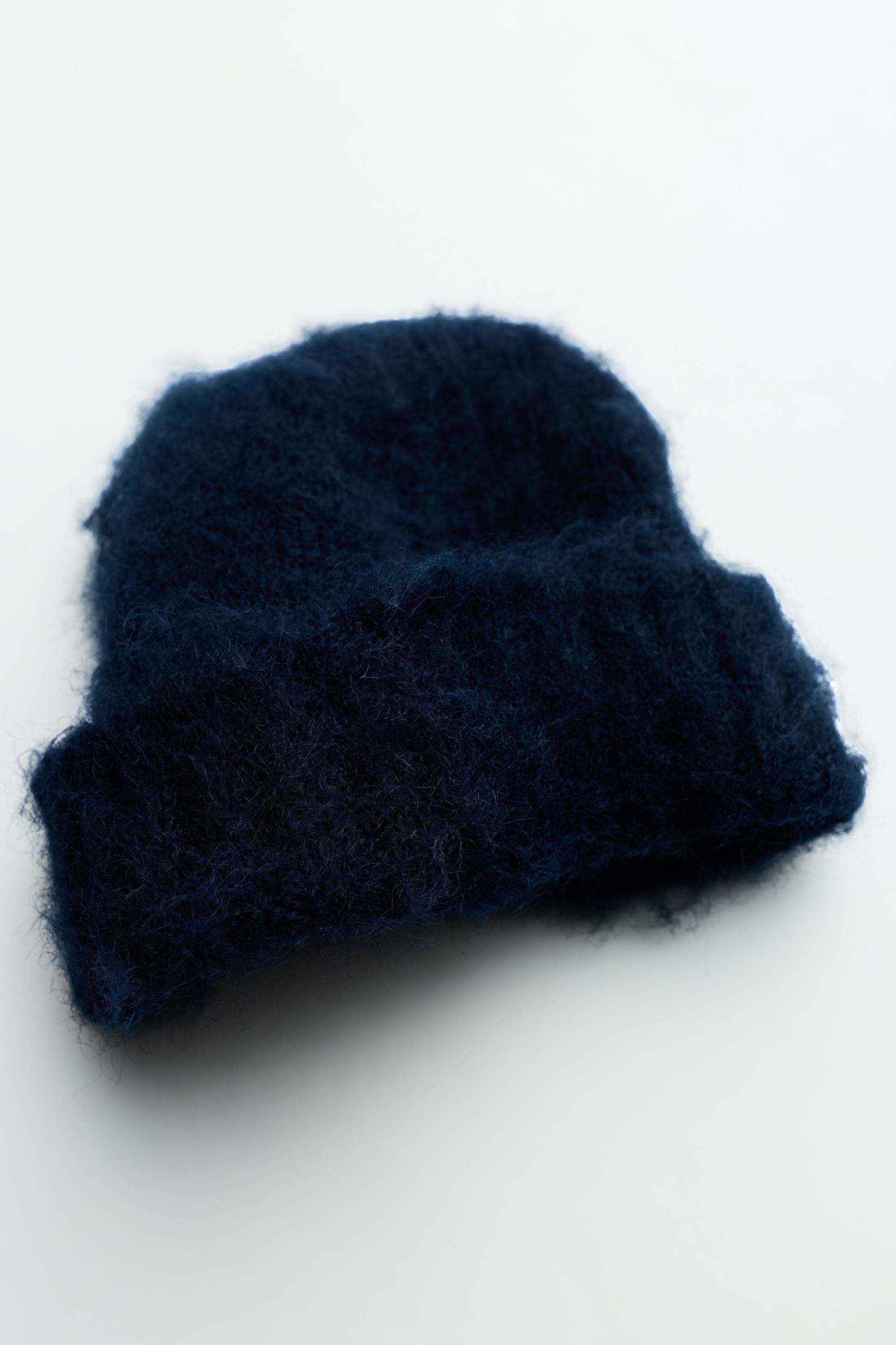 Short Knitted beanie — Dark blue