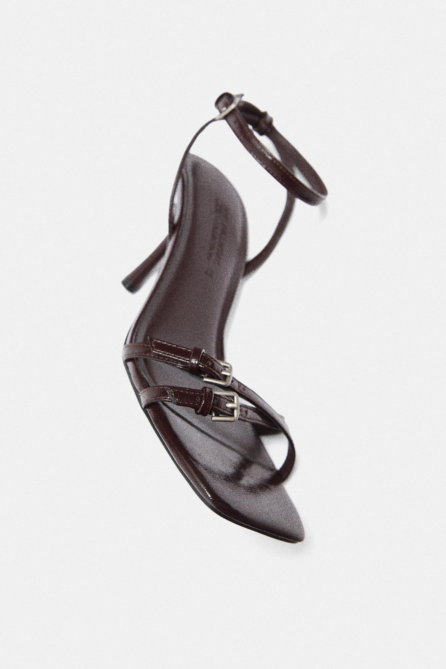 Heeled buckle sandals — Brown