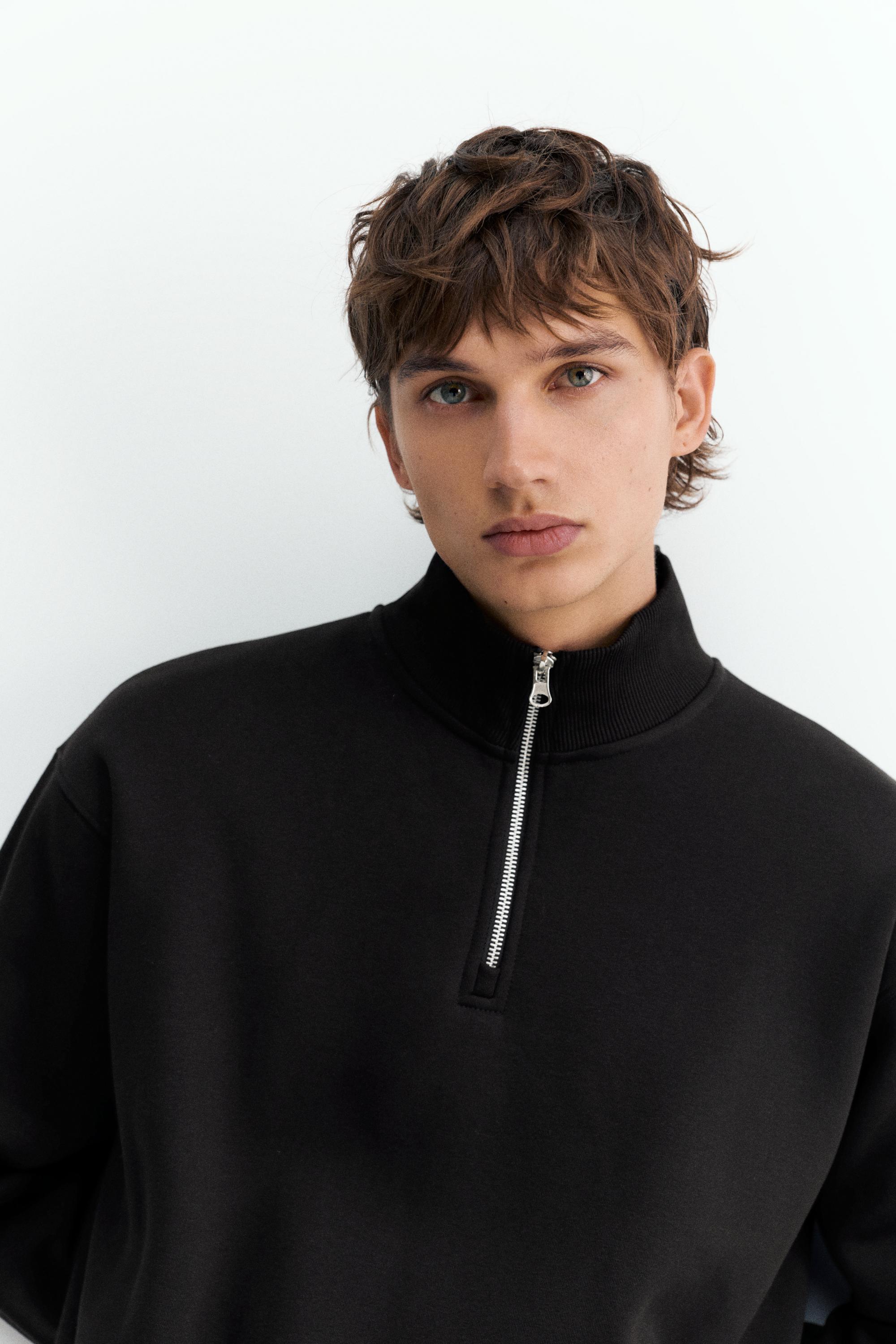 Quarter-zip sweatshirt — Black