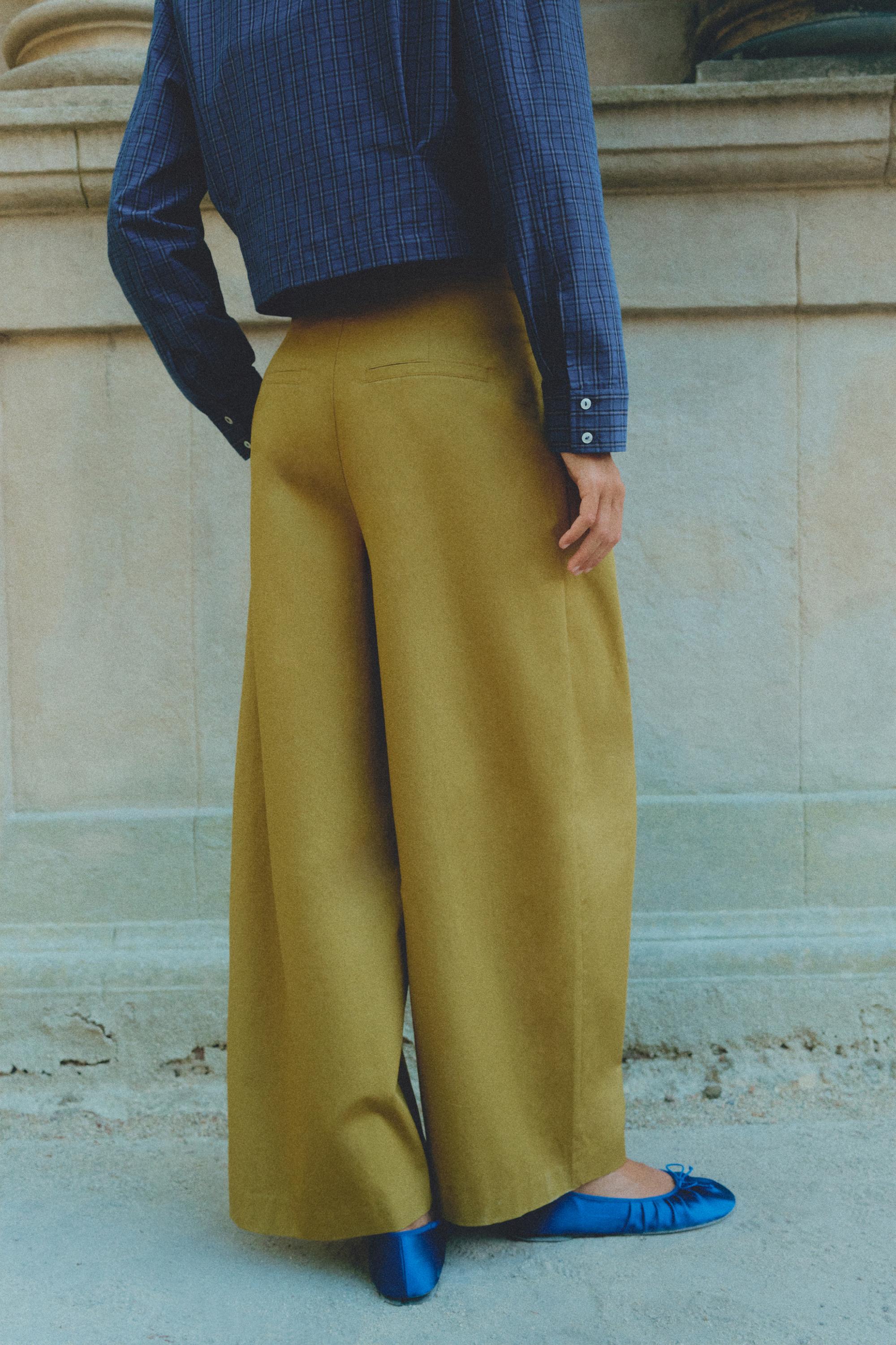 Darted barrel trousers — Olive