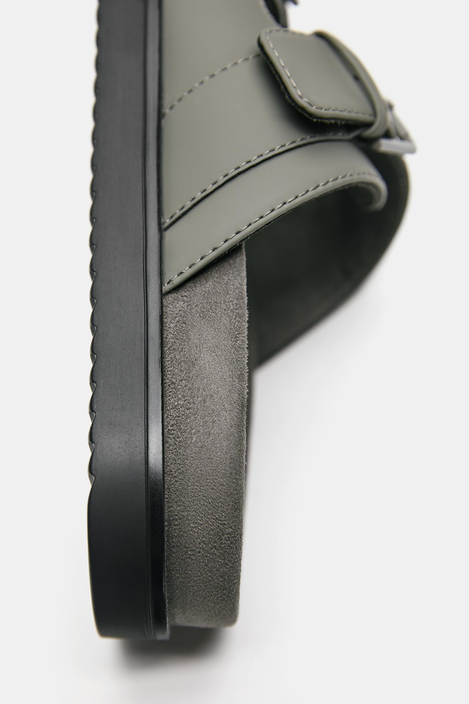 Buckled sandals — Green