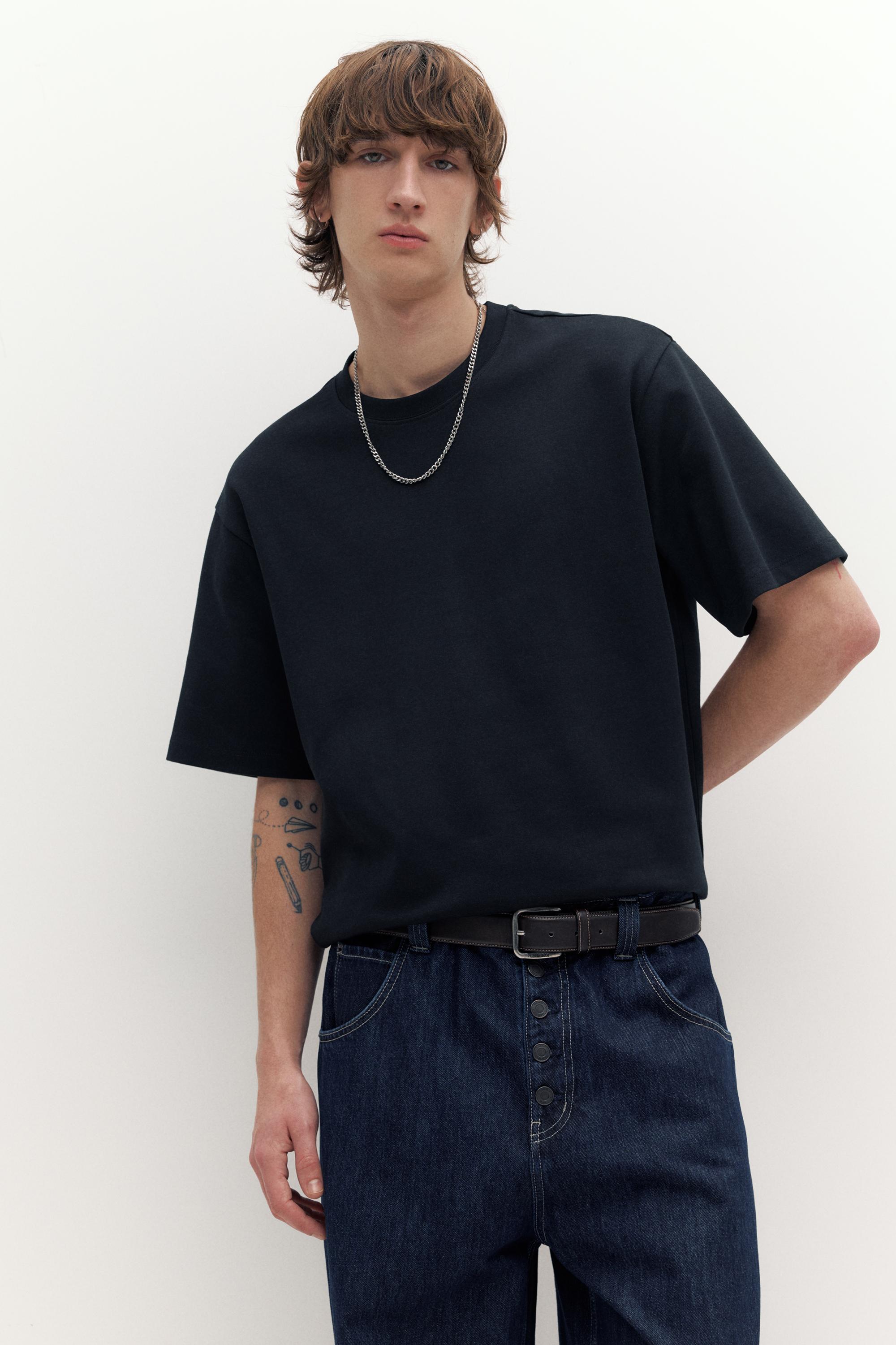 Boxy T-shirt — Black