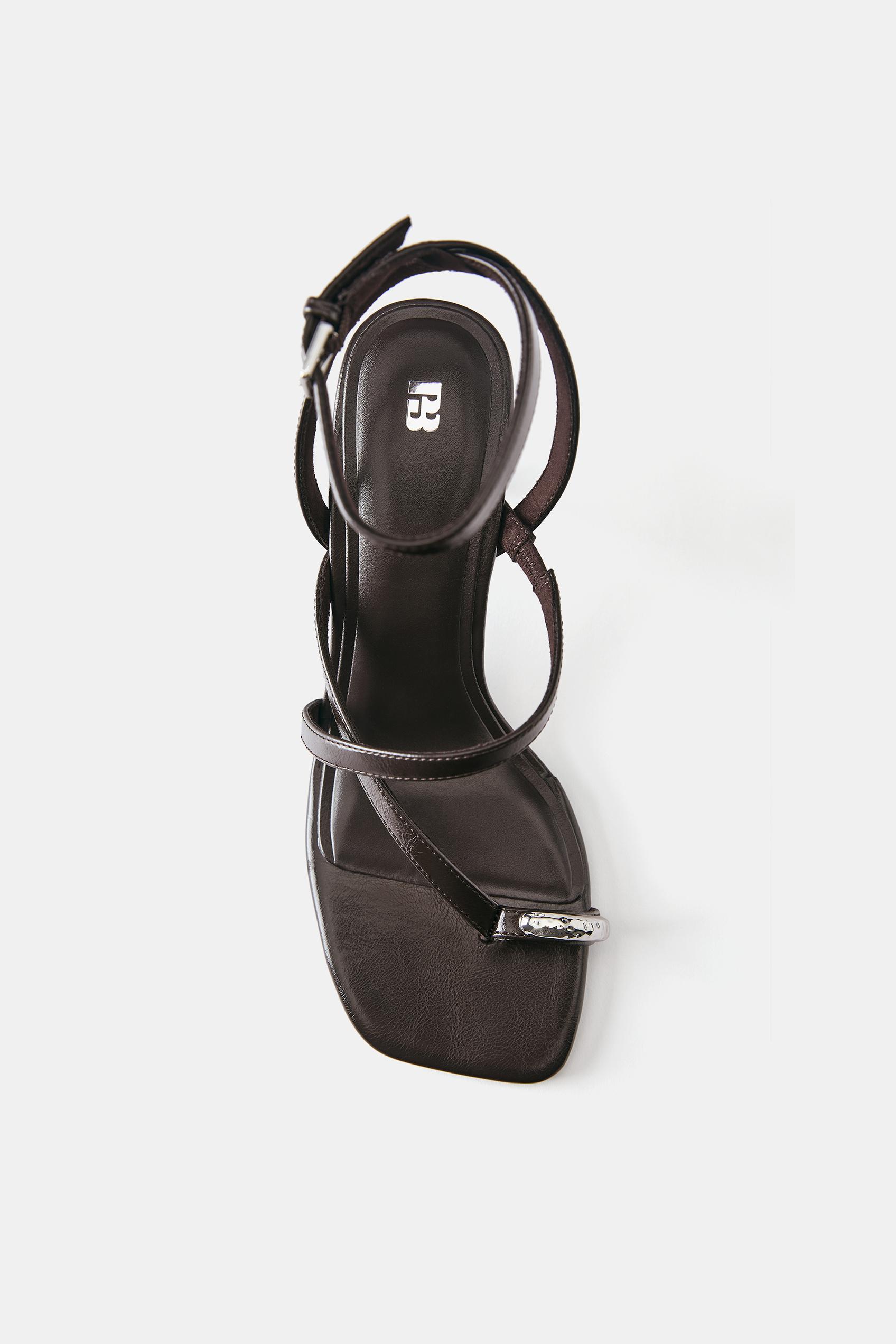 Heeled sandals with strap detail — Brown