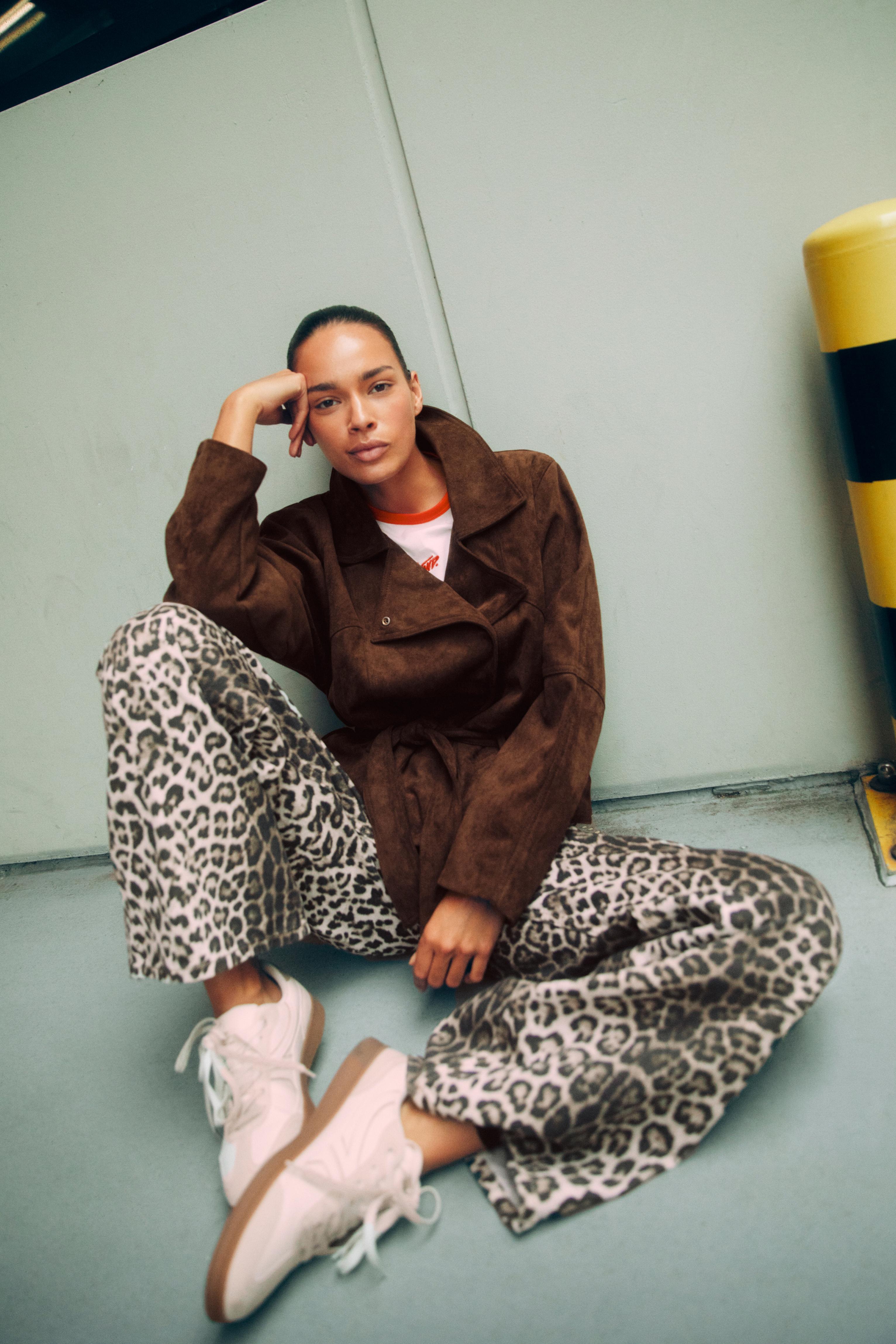 Leopard print baggy jeans — Brown