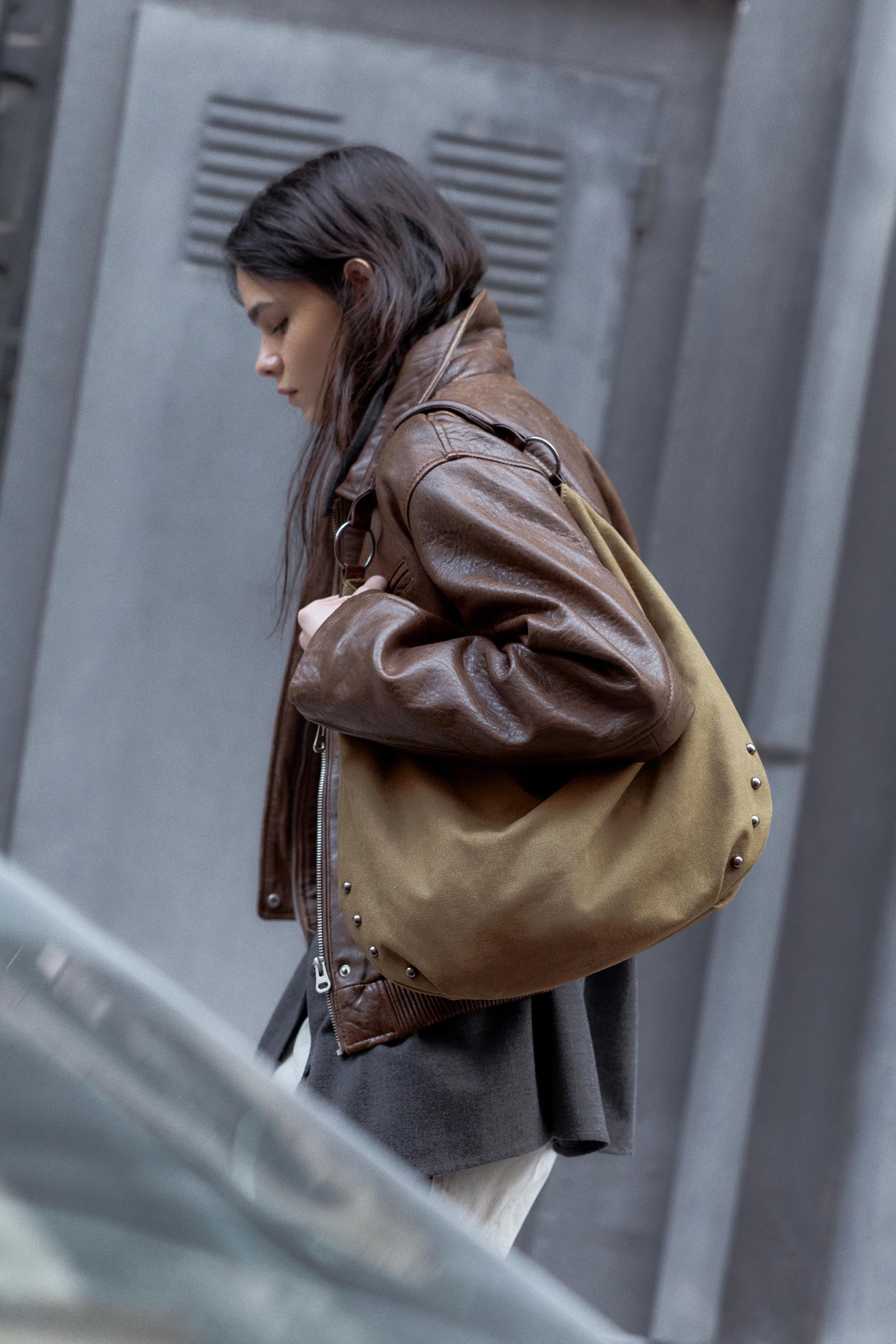 Ring stud tote bag — Beige