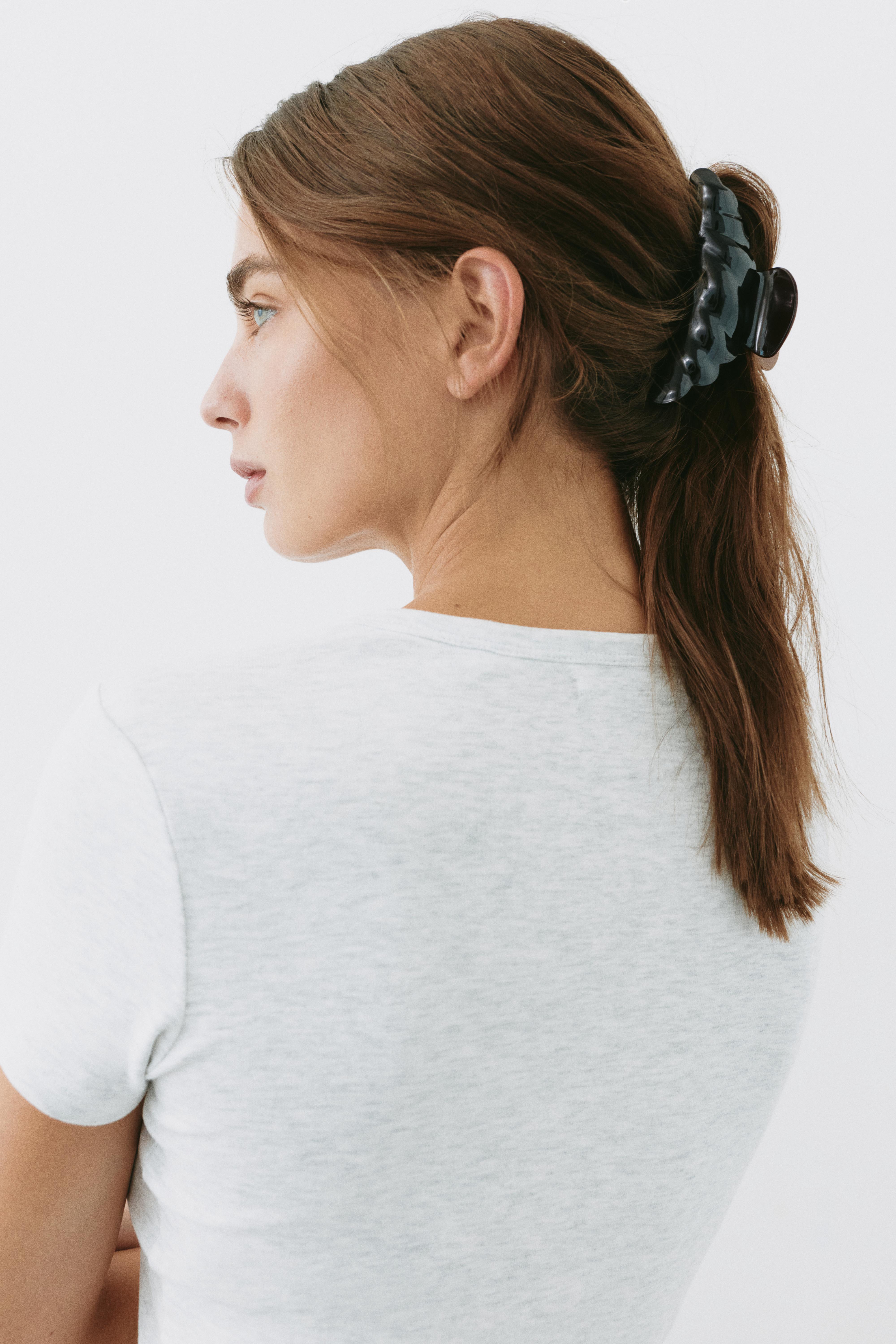 Croissant hair clip — Brown