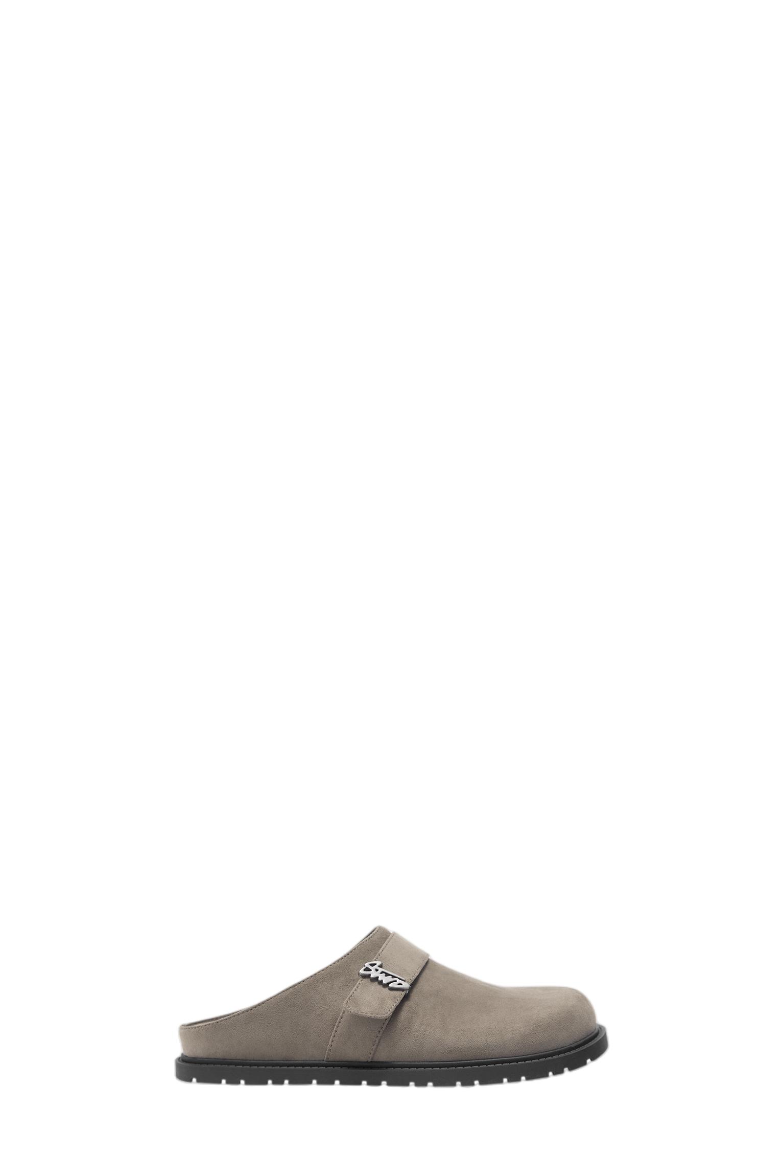 Clogs with STWD buckle — Grey