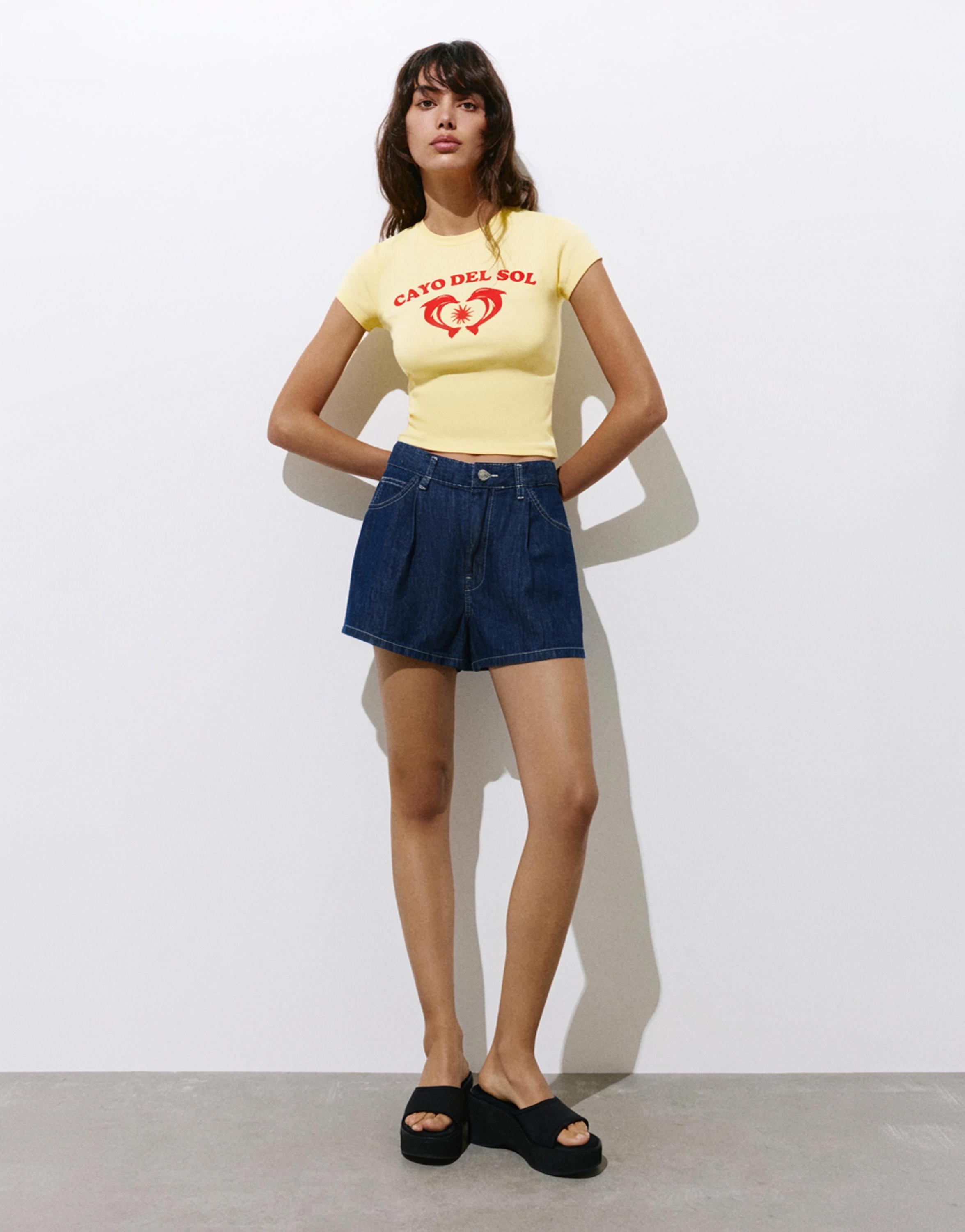 Dolphin T-shirt — Pale yellow