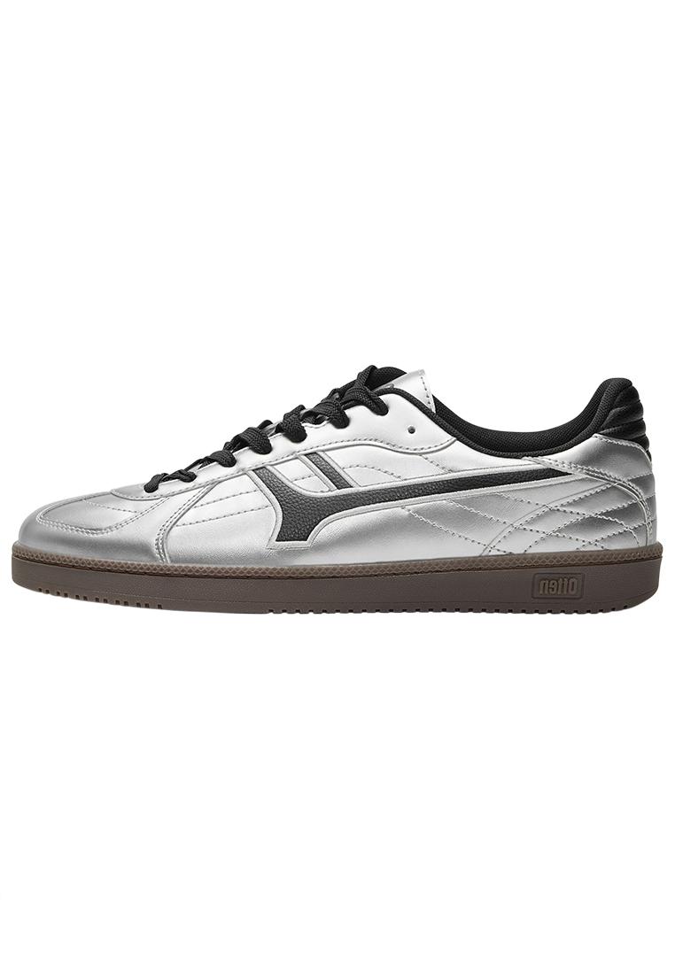 Retro metallic trainers — Silver
