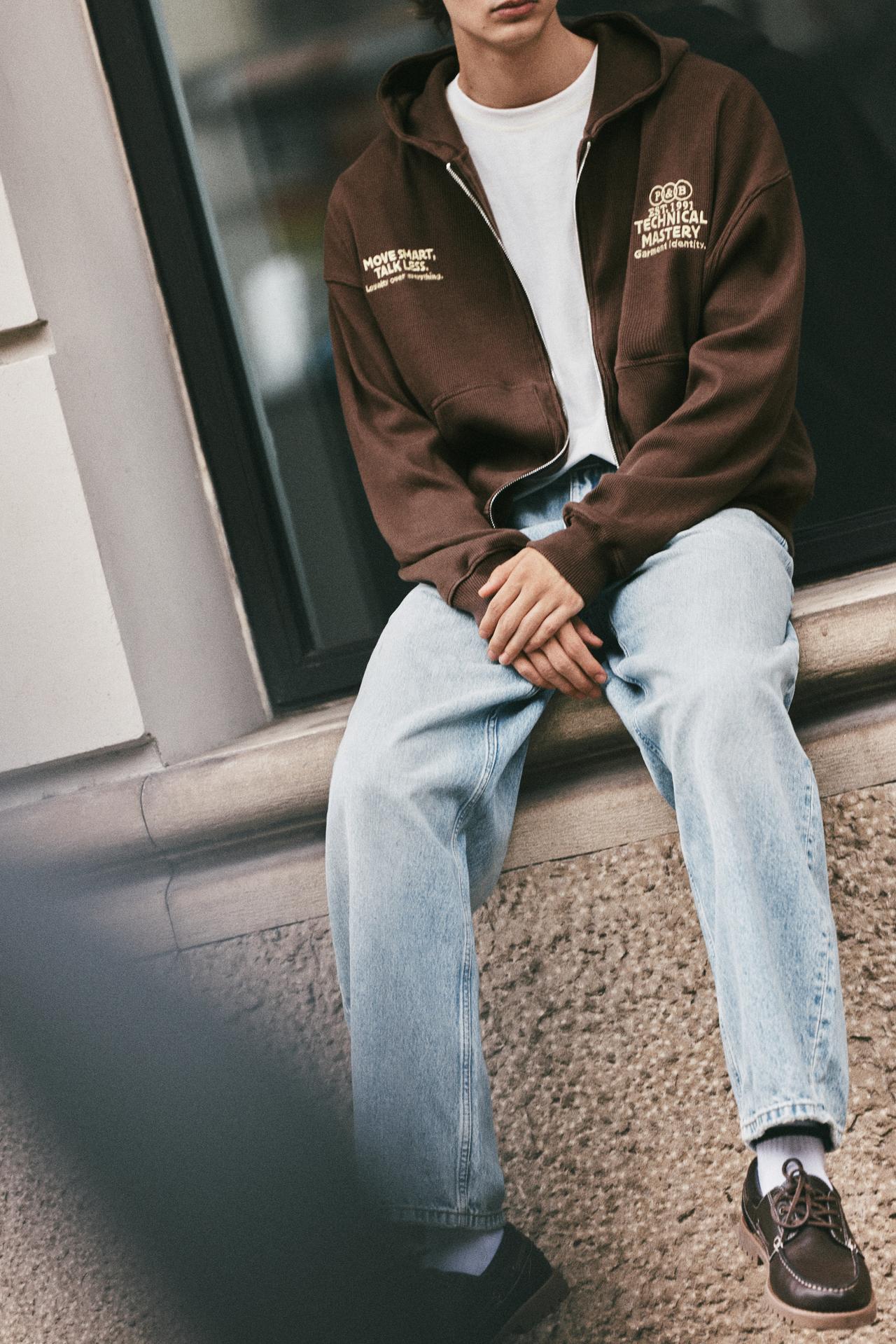 Embroidered zip-up hoodie — Chocolate