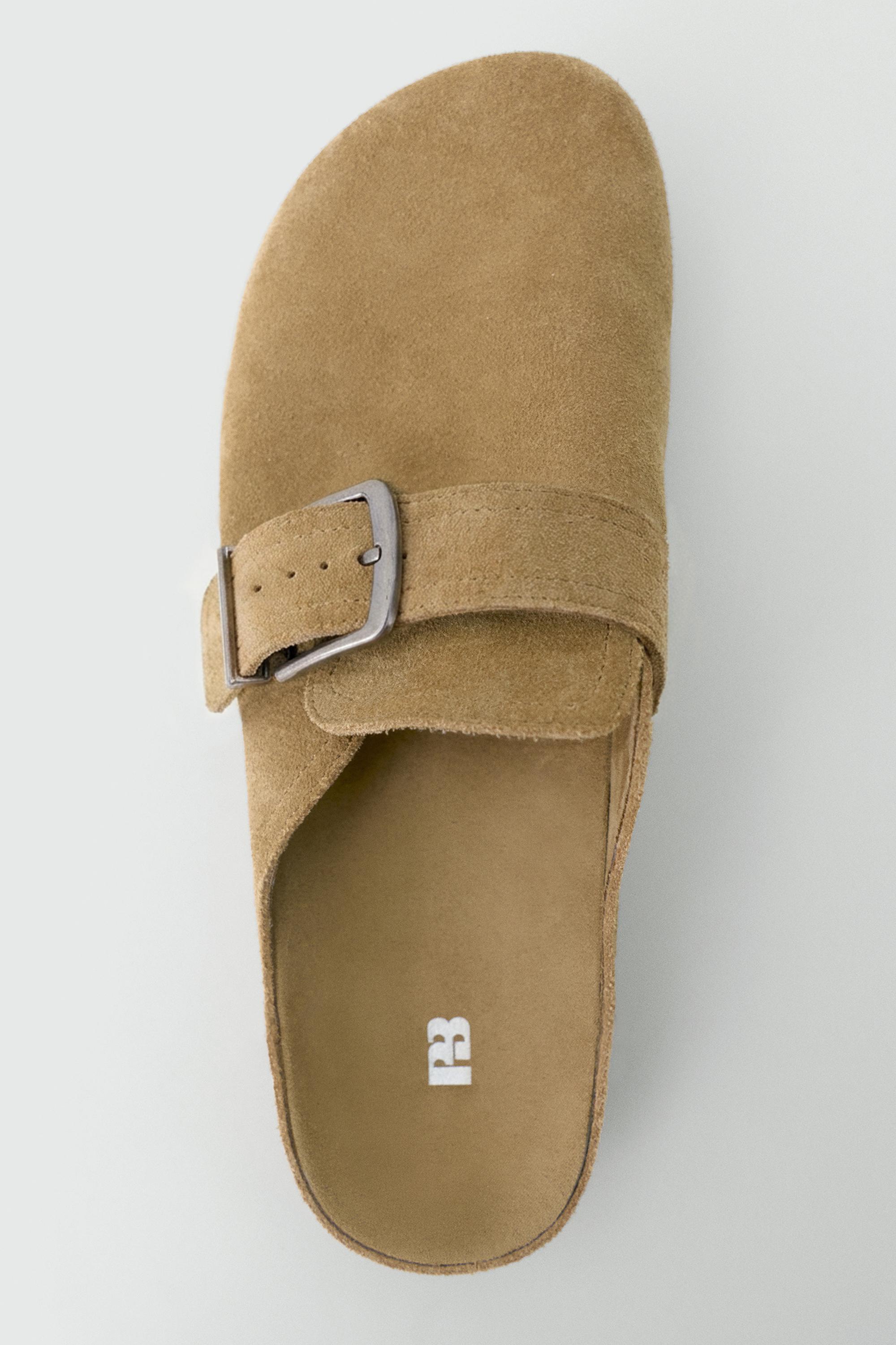 Leather buckle clogs — Sand