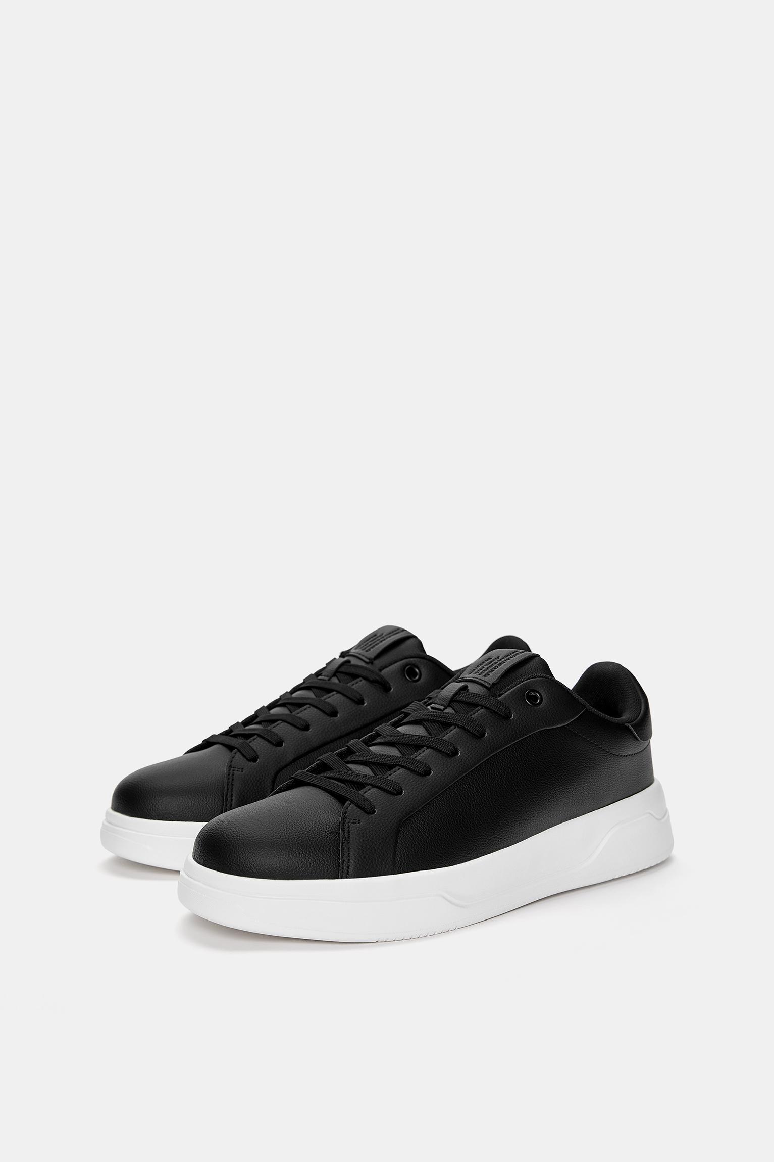 Chunky trainers — Contrast