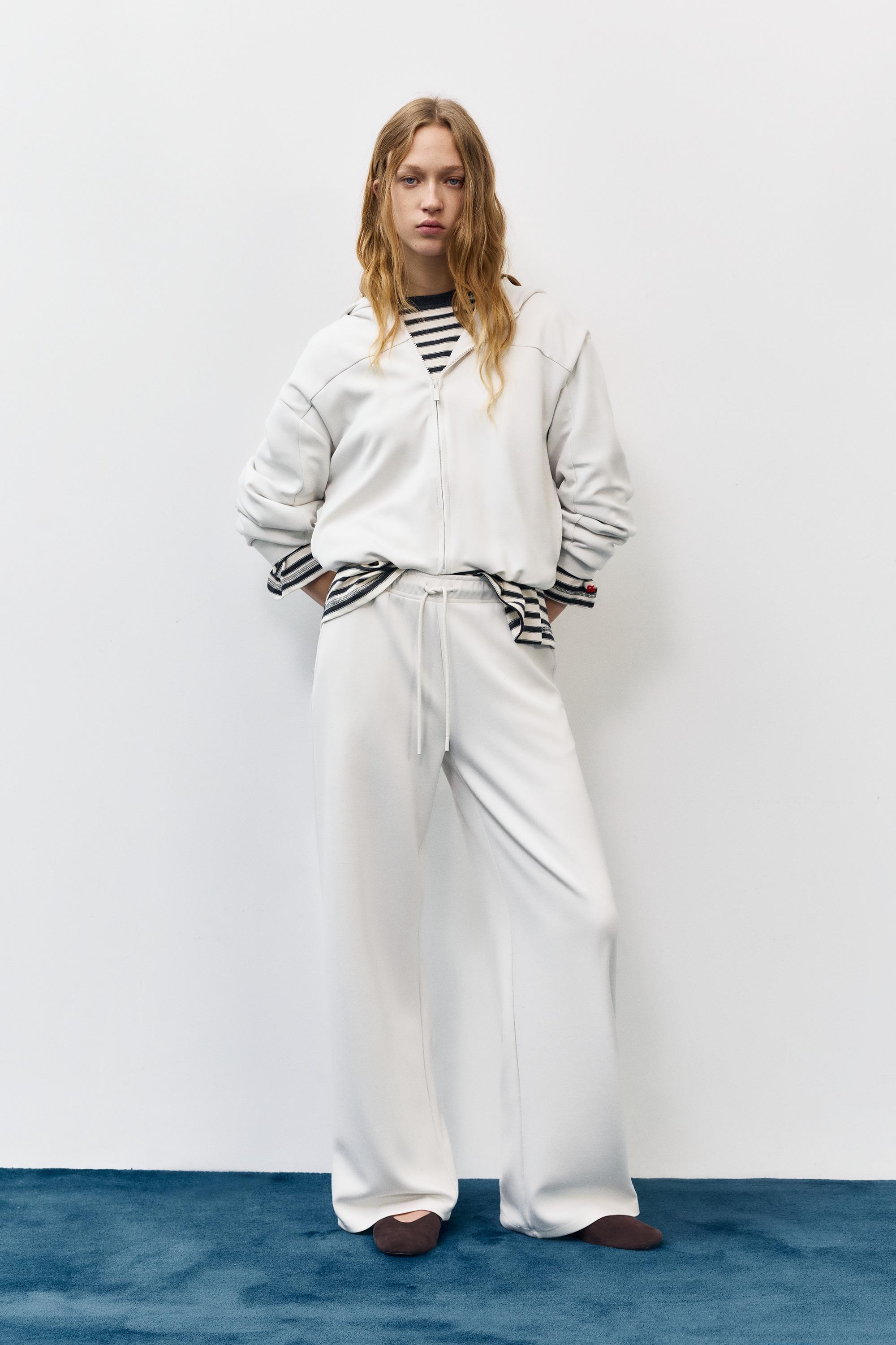 Yumuşak dokunuşlu geniş paça pantolon - Görsel 137