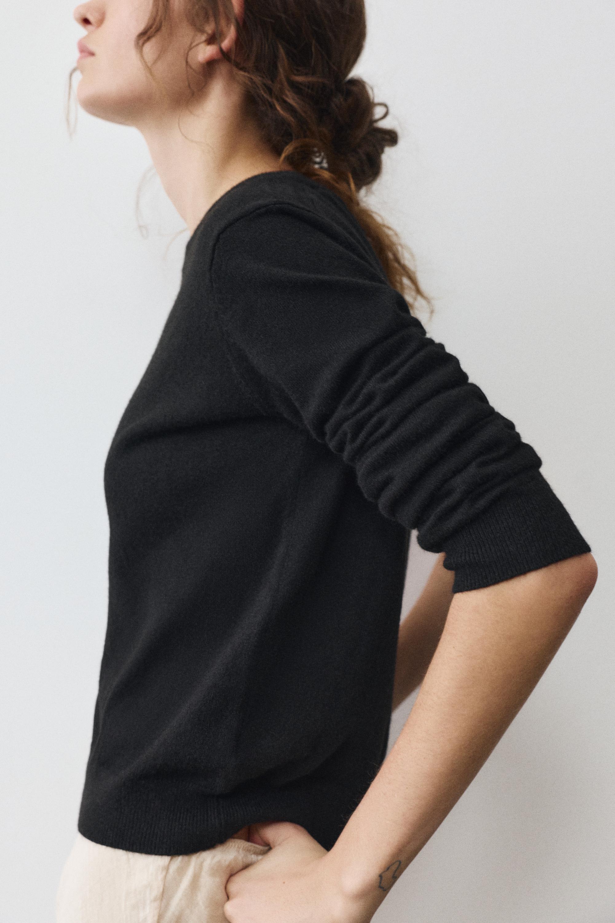 Soft knit jumper — Black