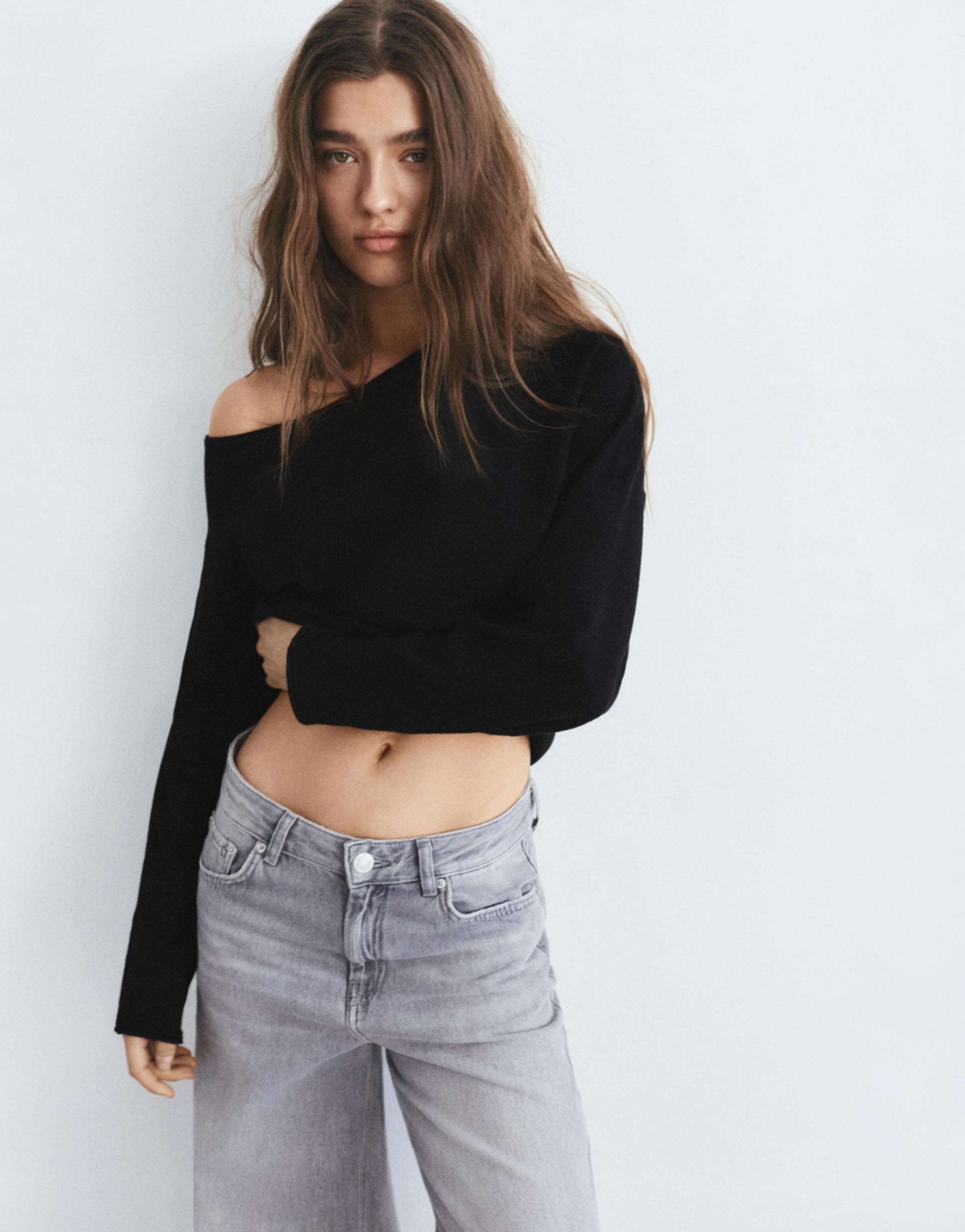 Asymmetric jumper — Black