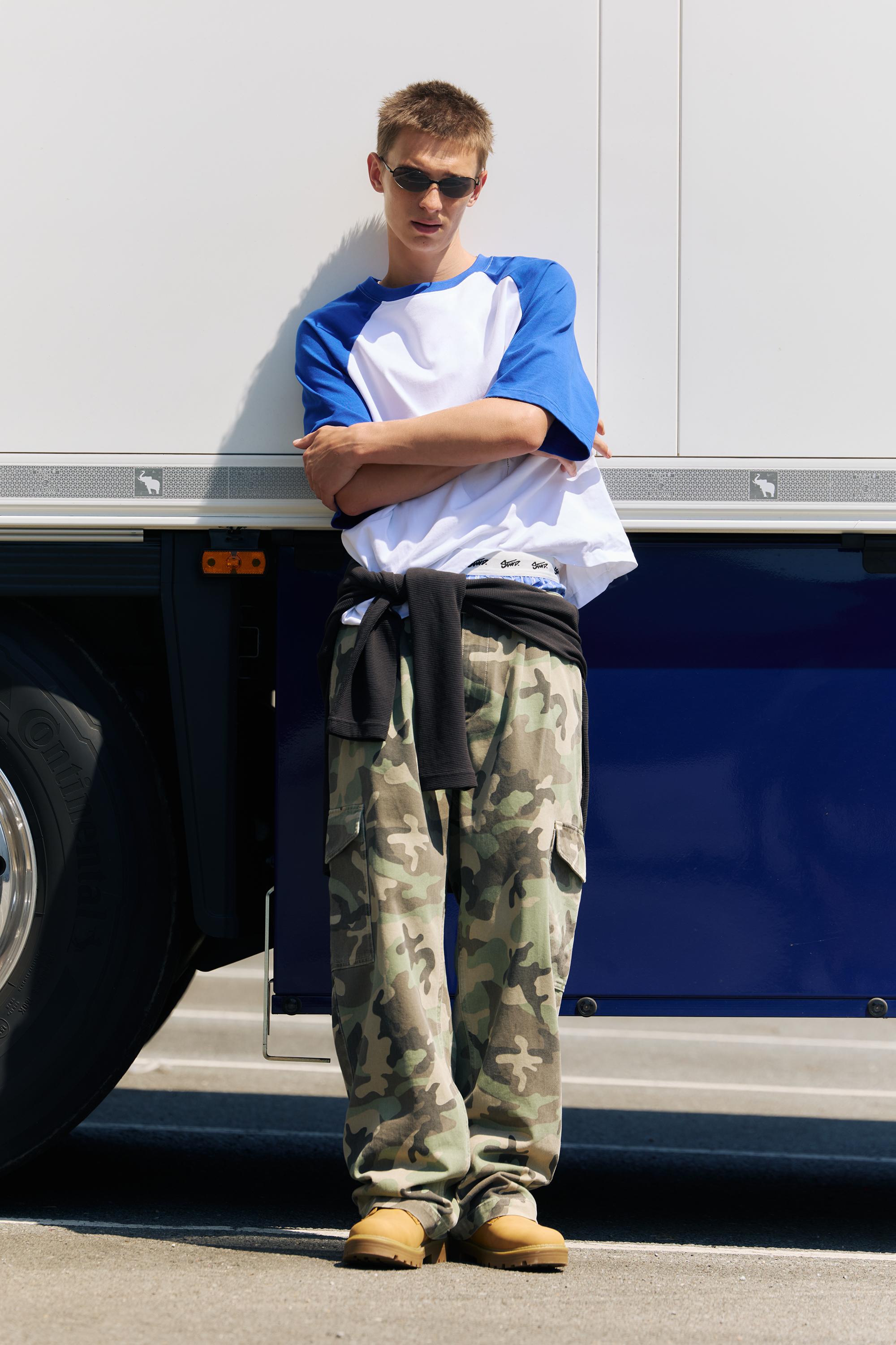 Printed cargo trousers — Khaki
