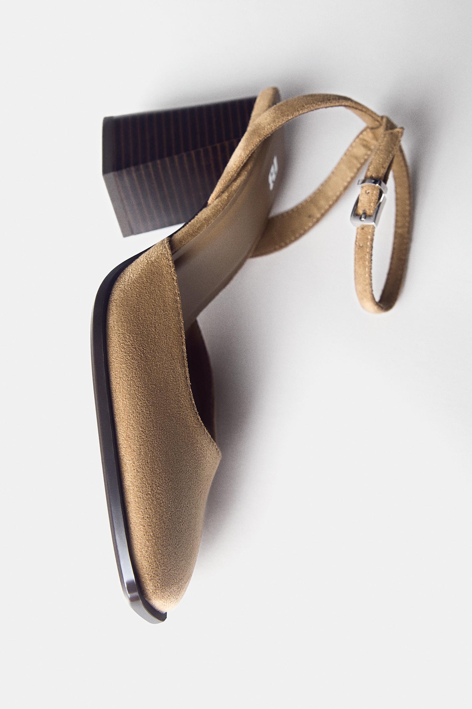 Block heel shoes — Leather