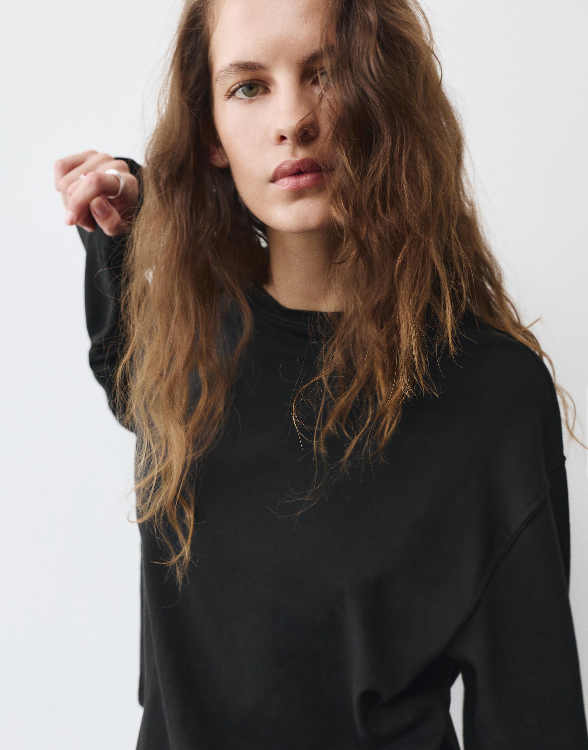 Boxy-fit long sleeve T-shirt — Black