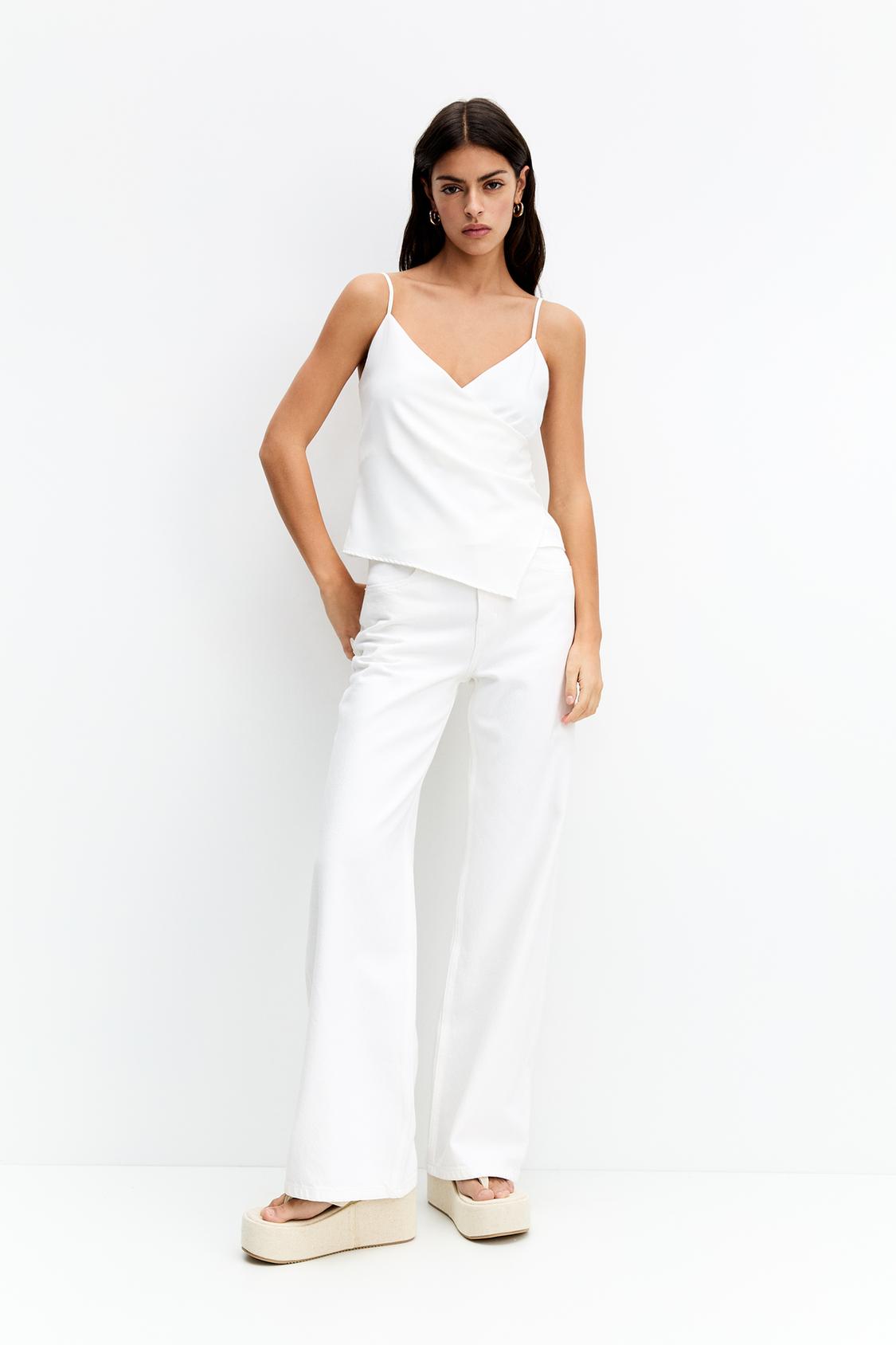 Strappy top with a crossover neckline - pull&bear