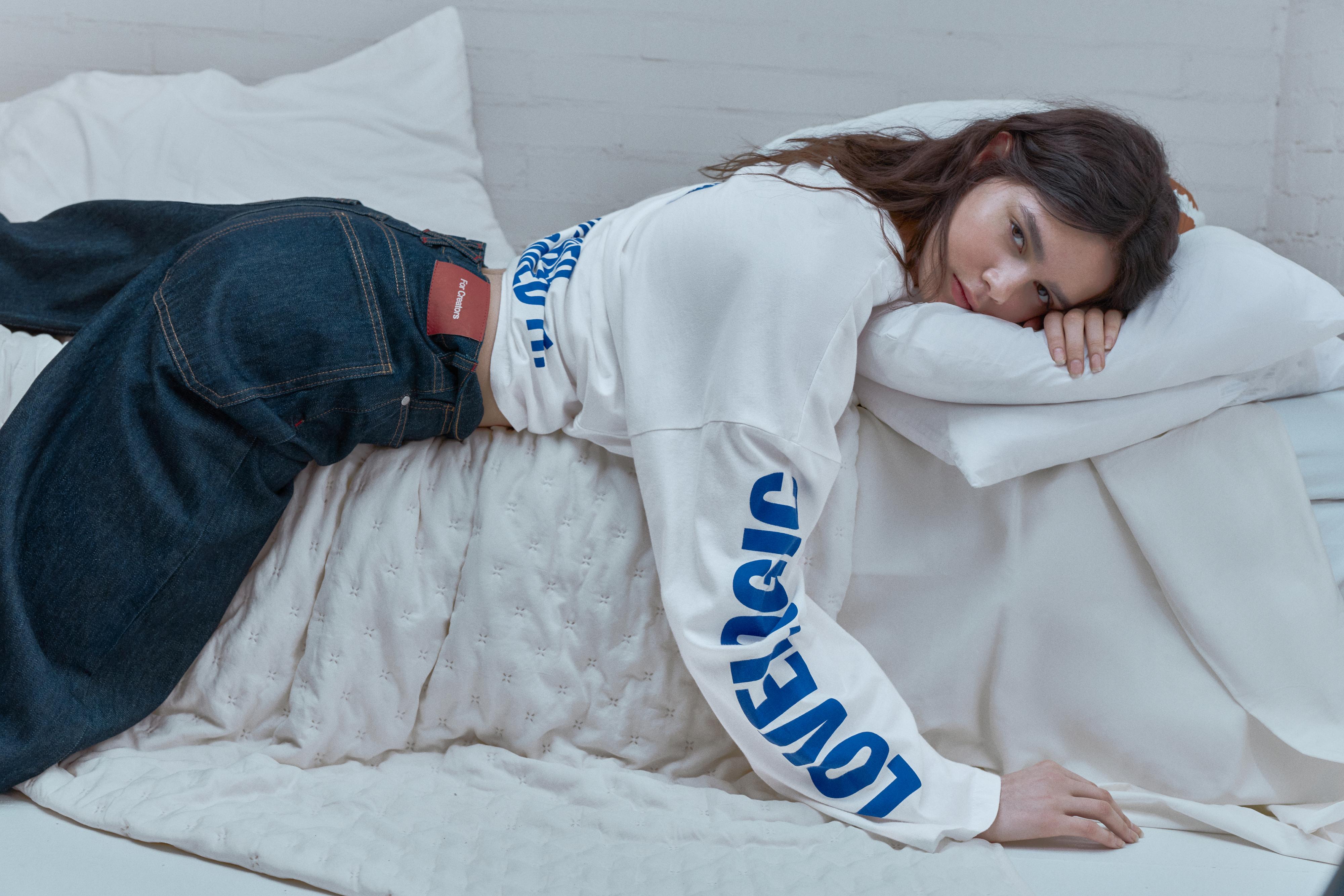 Love graphic T-shirt — Ice