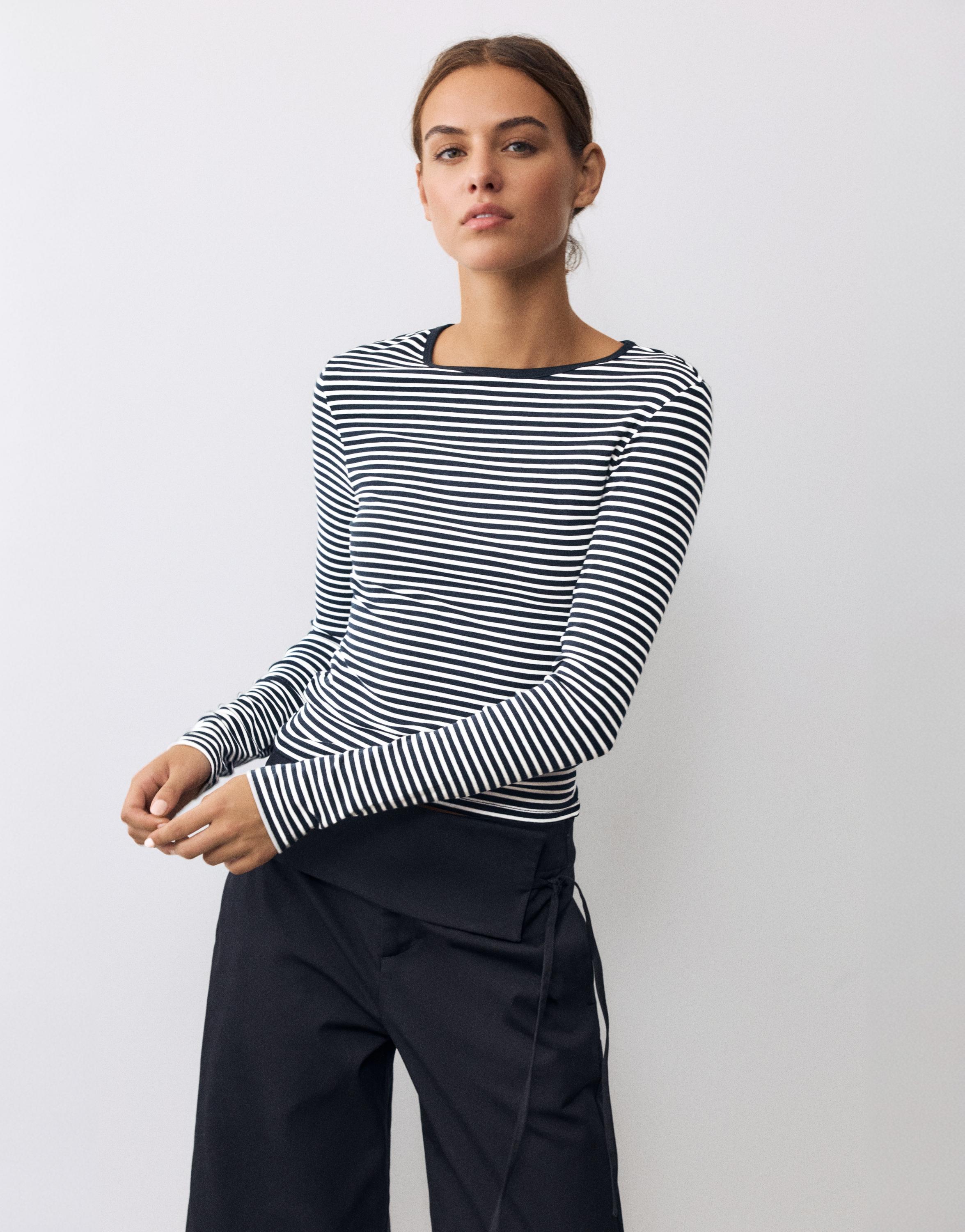 Fitted long sleeve T-shirt — Striped