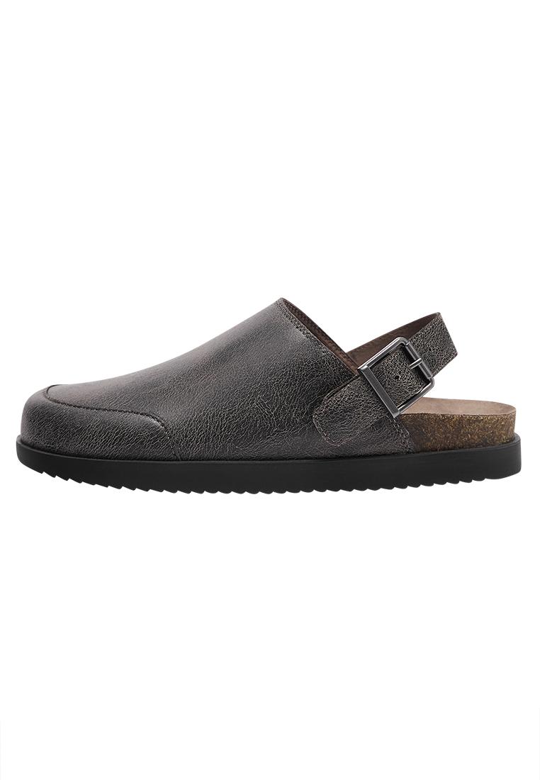 STWD distressed clogs — Brown