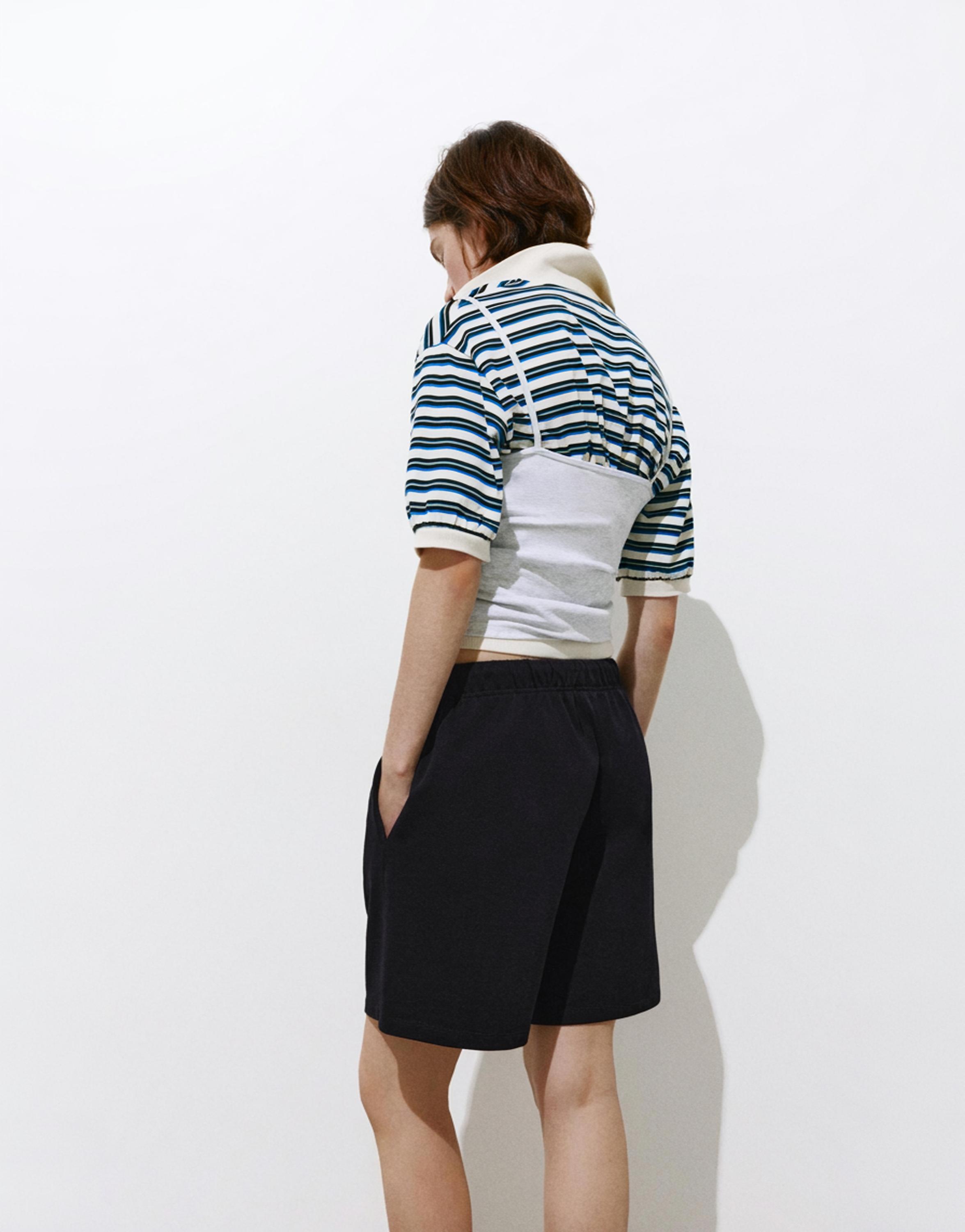 Bermuda shorts with elasticated waistband — Black