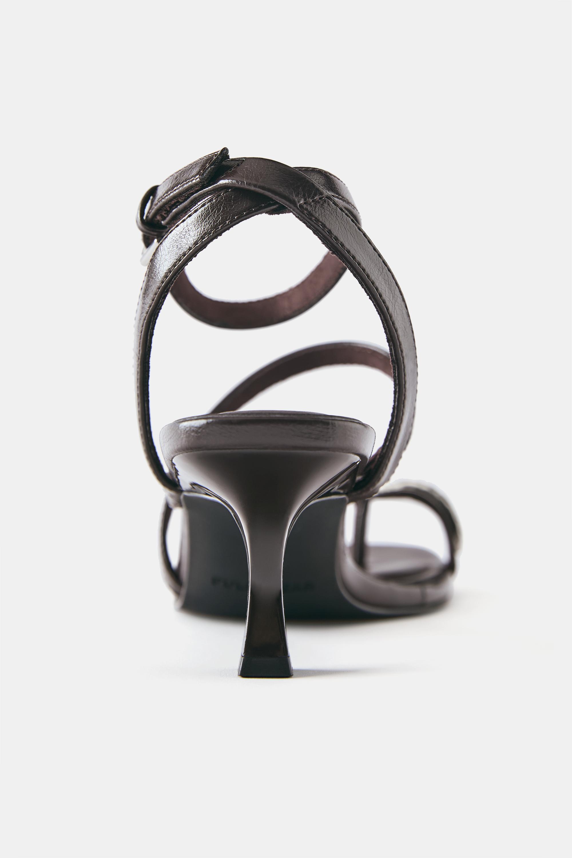 Heeled sandals with strap detail — Brown