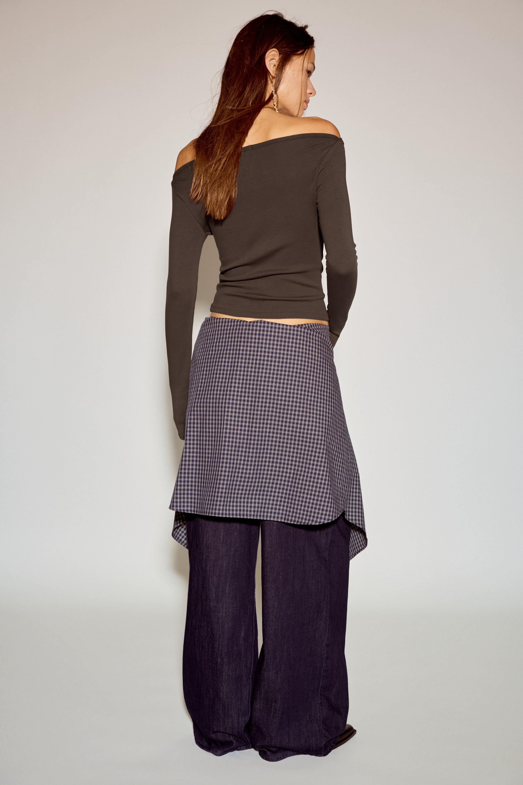 Uzun kollu geniş yaka t-shirt - Görsel 52