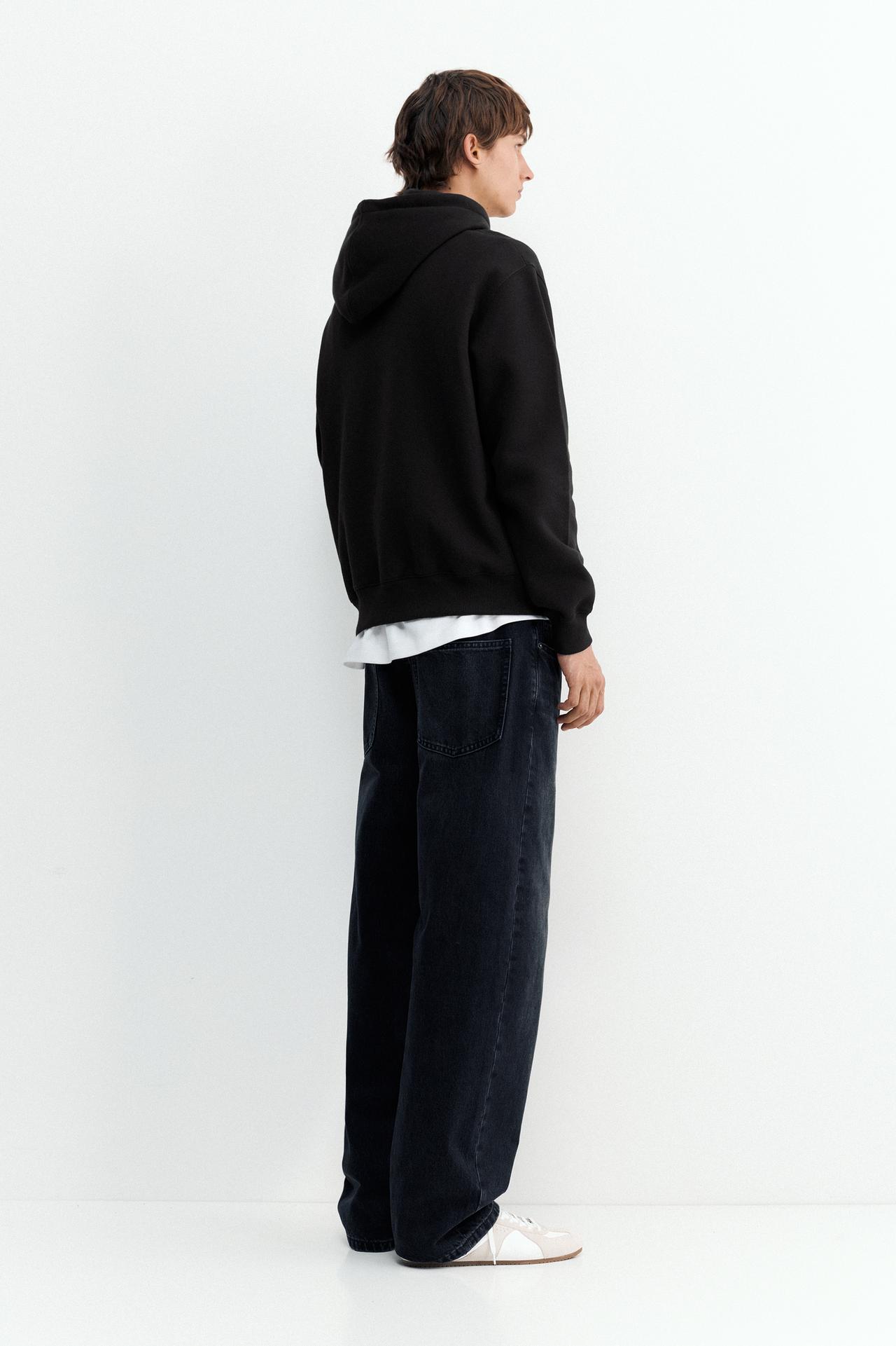 Basic hoodie — Black