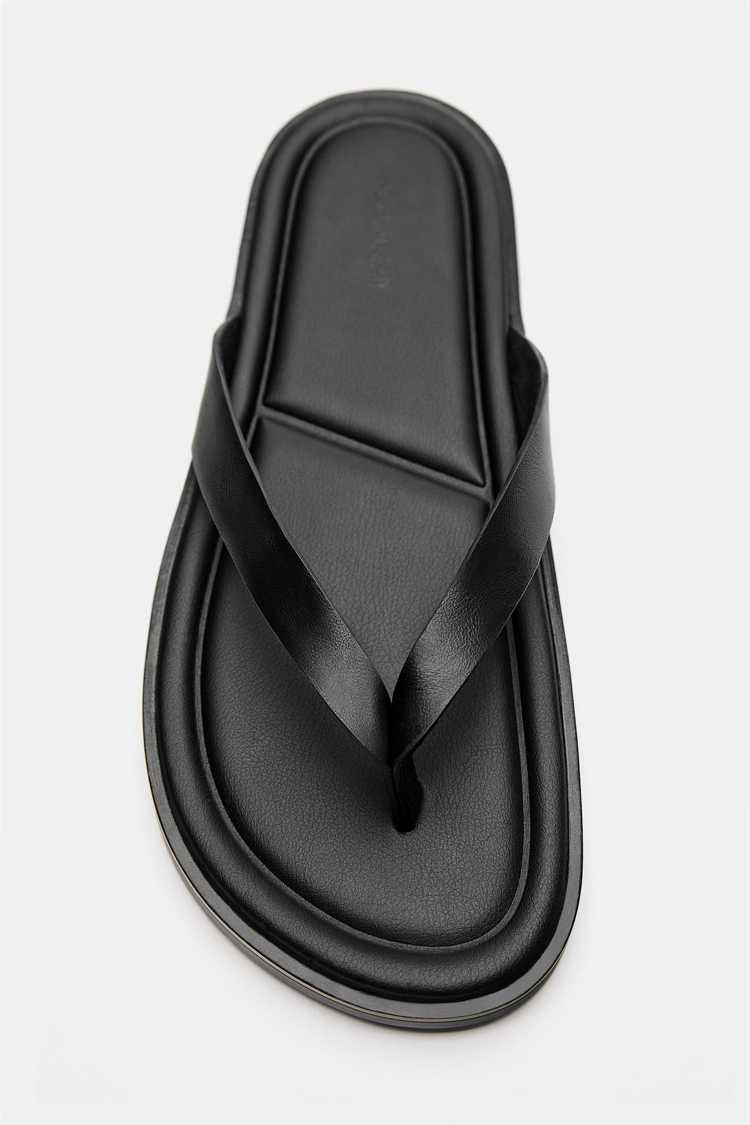 Flat sandals — Black