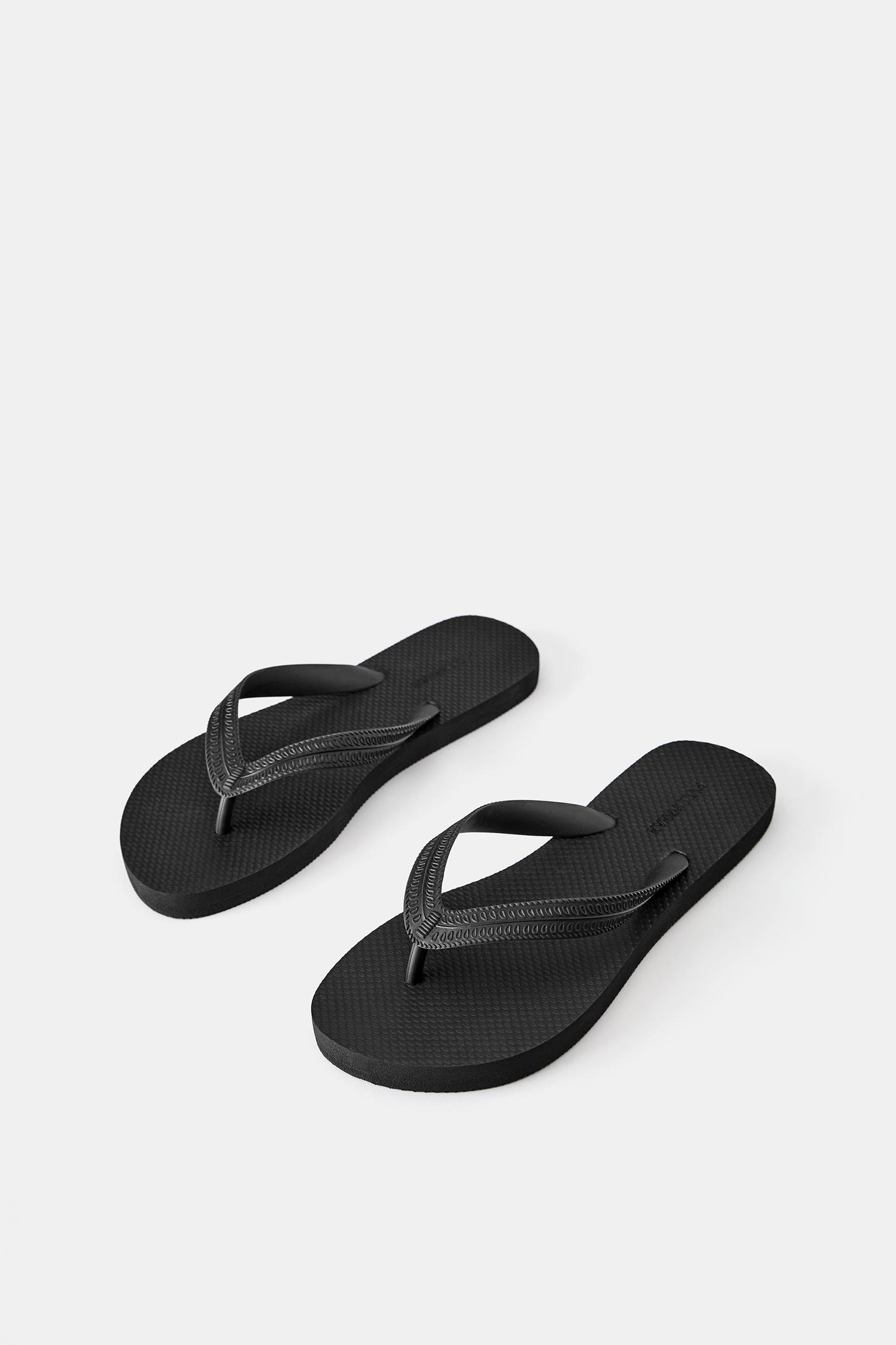 Flat sandals — Black
