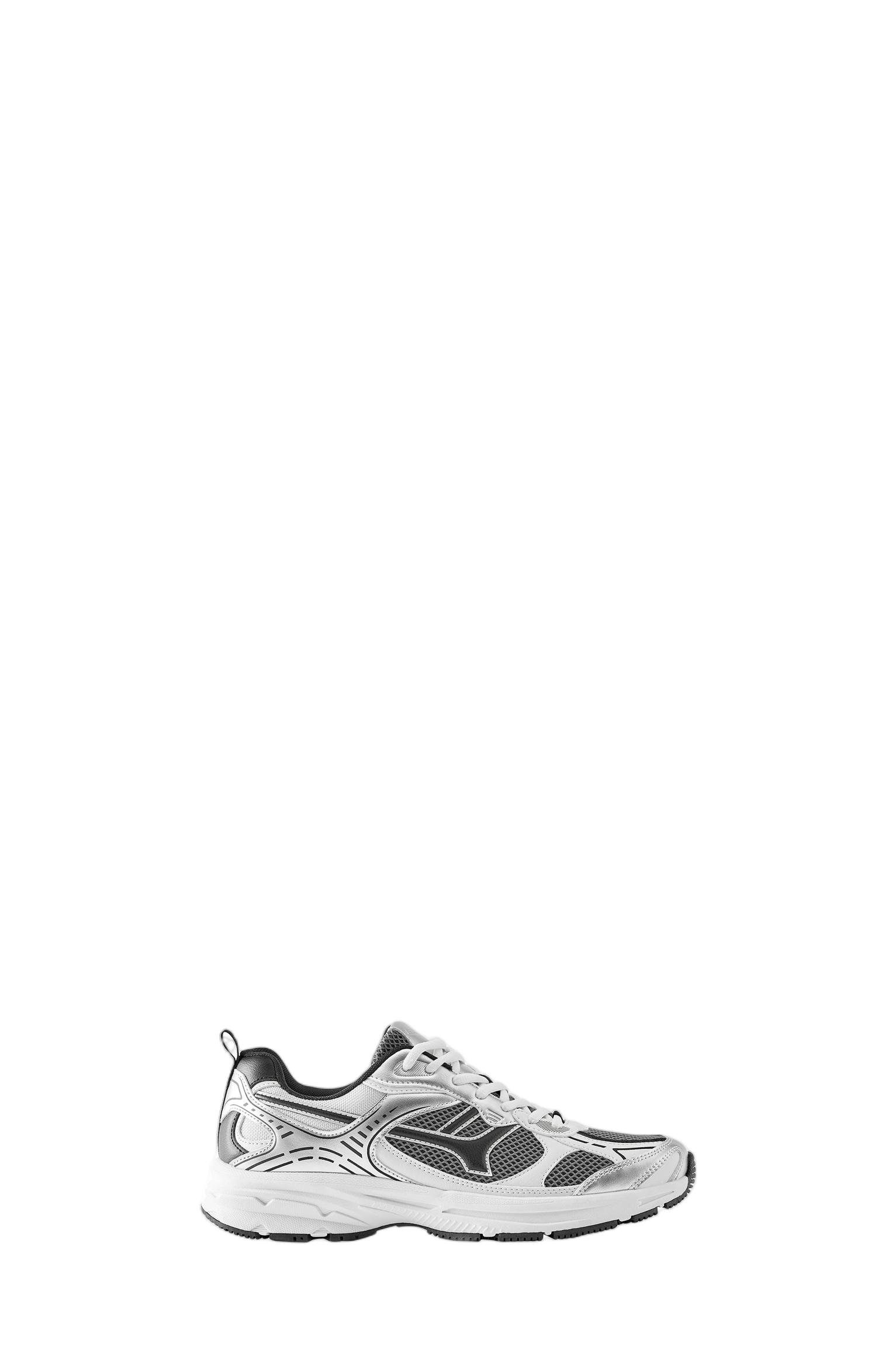 Multi-piece trainers — Silver
