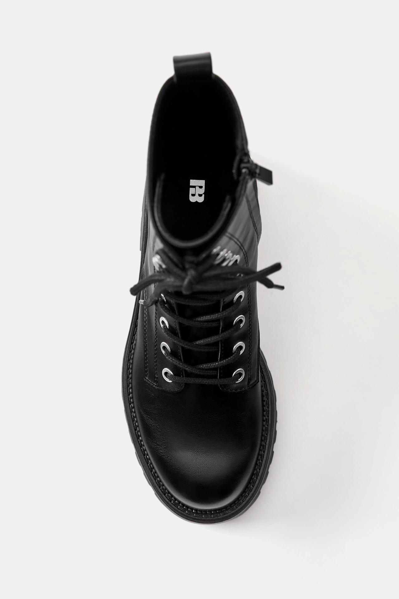 Lace-up flat ankle boots — Black