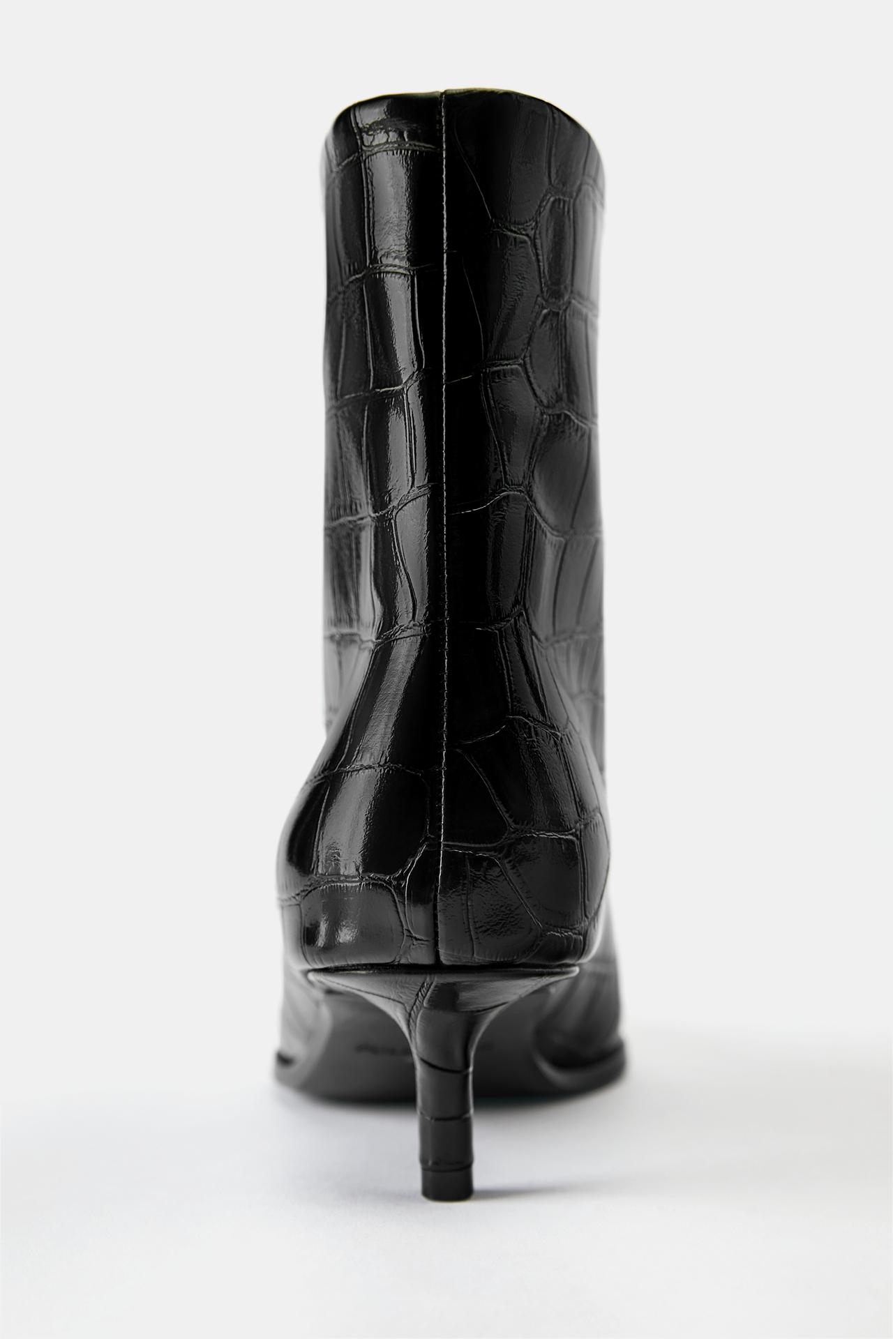 Textured-heel ankle boots — Black