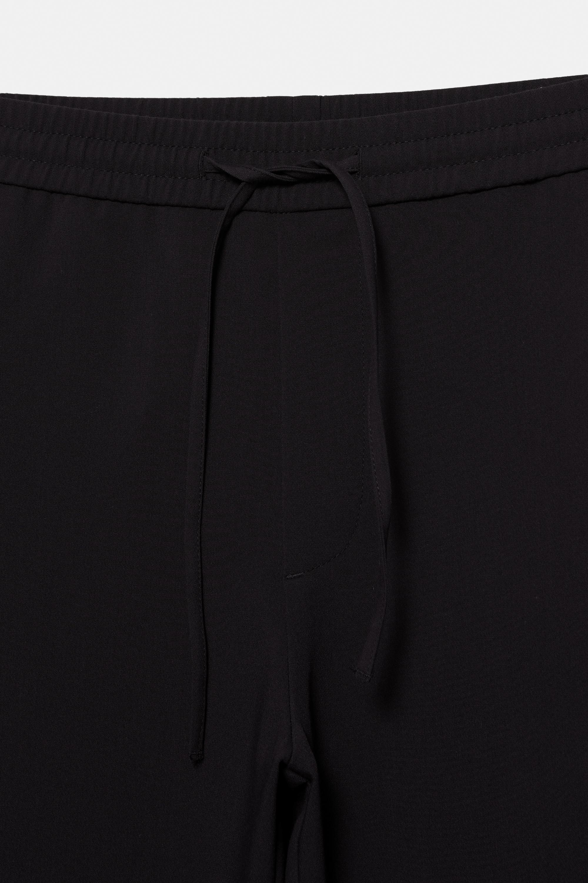 Tailored fit joggers — Black