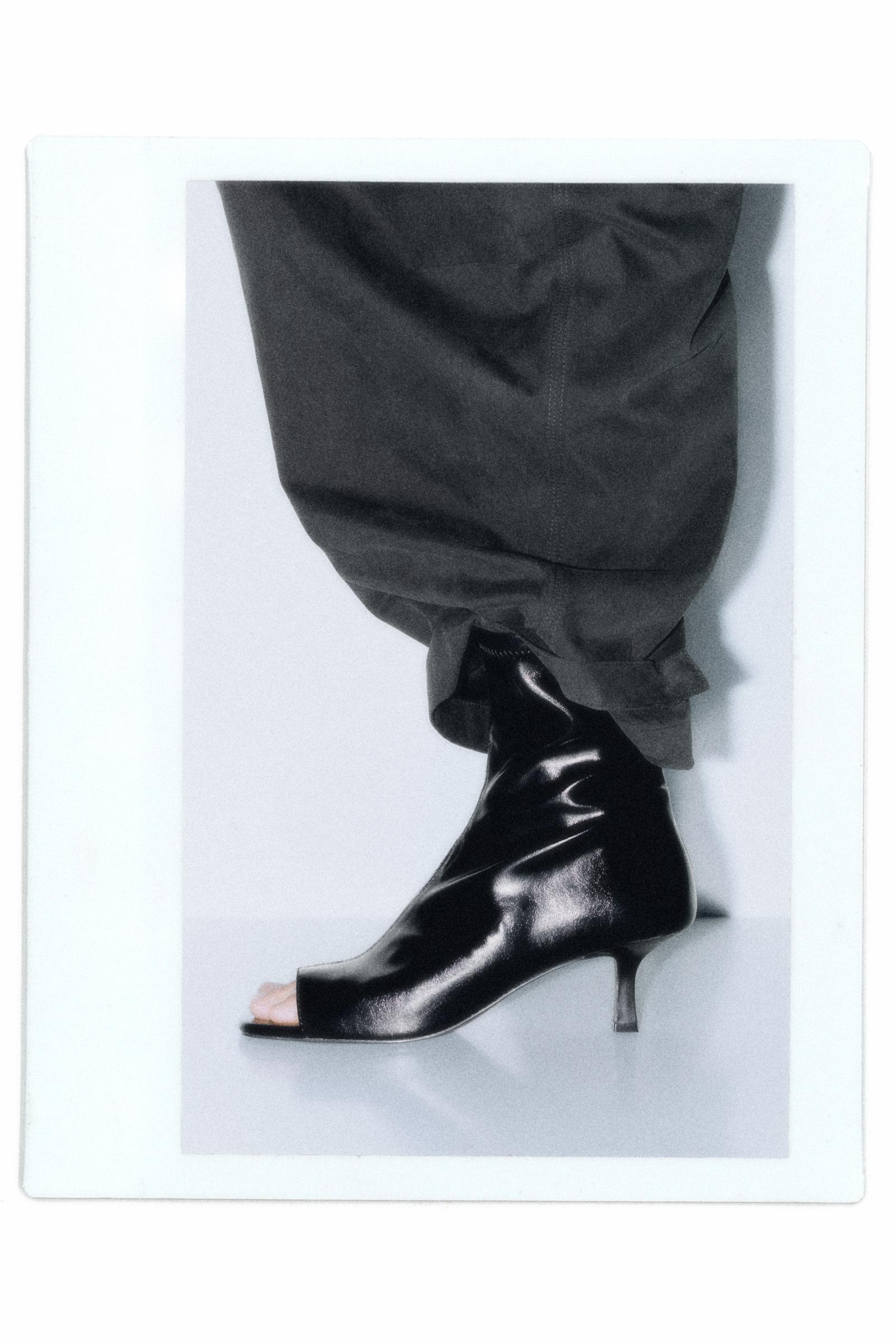 Belted cargo trousers — Faded black