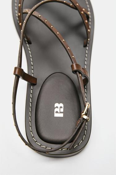 Flat studded sandals — Brown 4