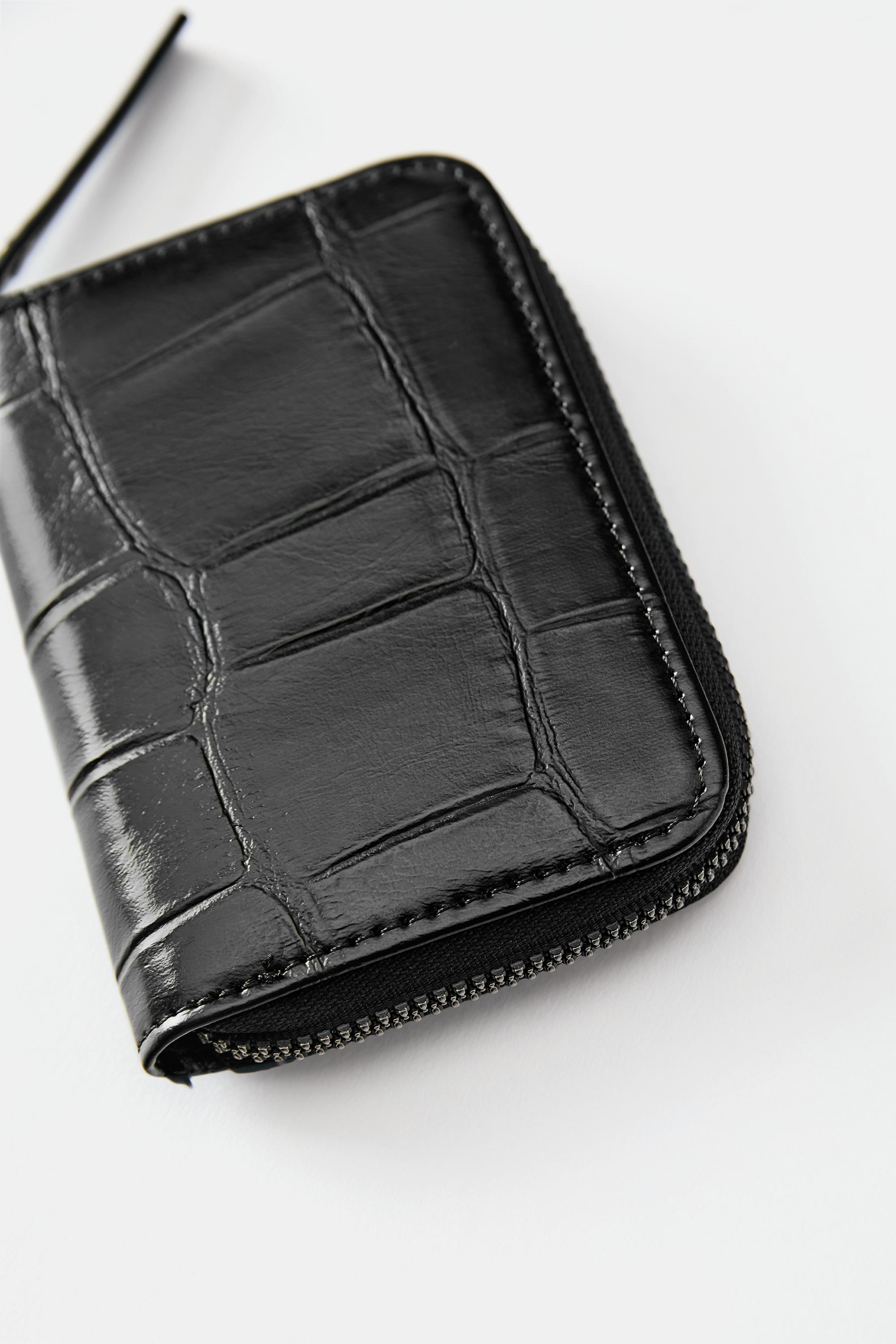 Textured purse — Black
