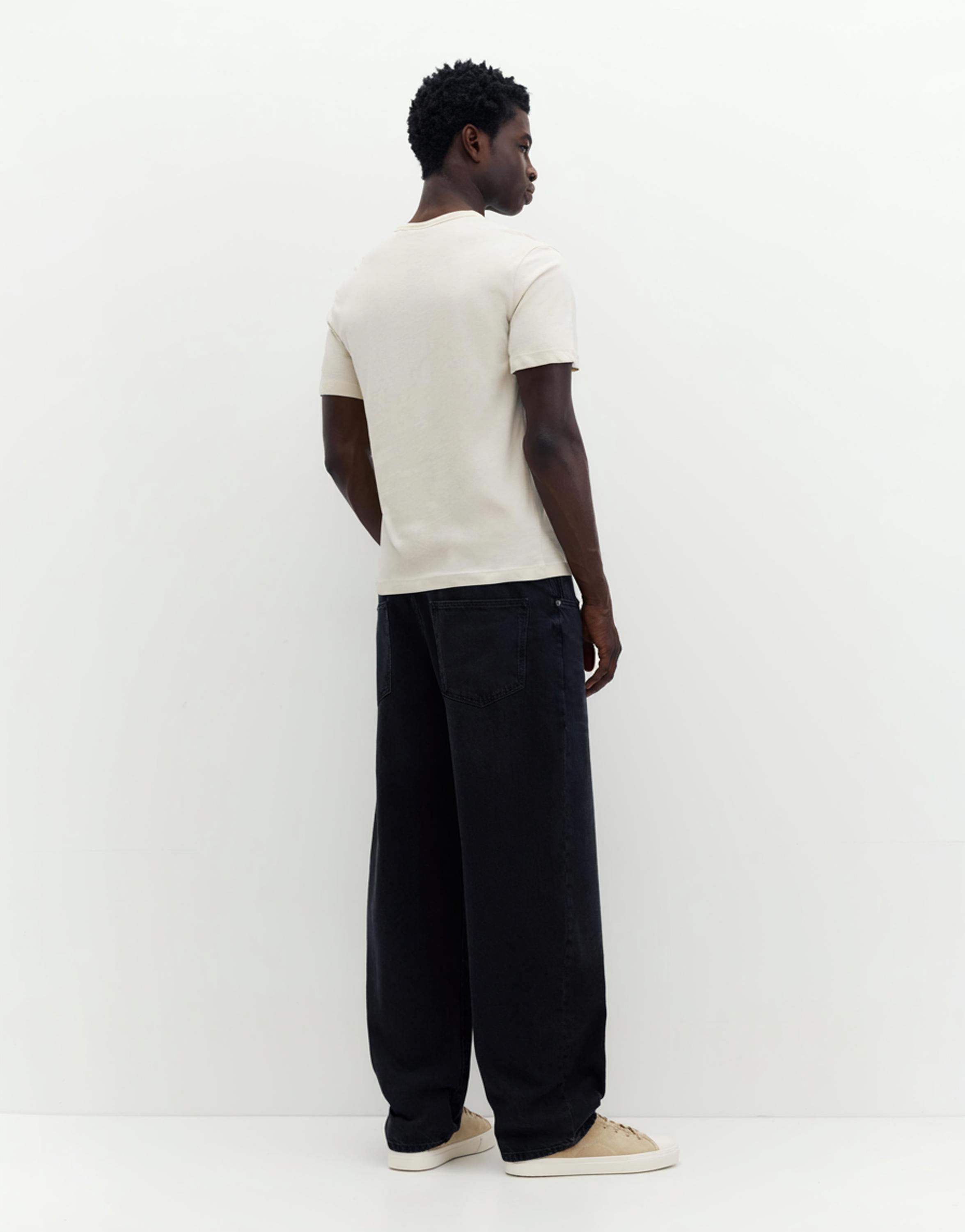 Slim fit basic T-shirt — Butter