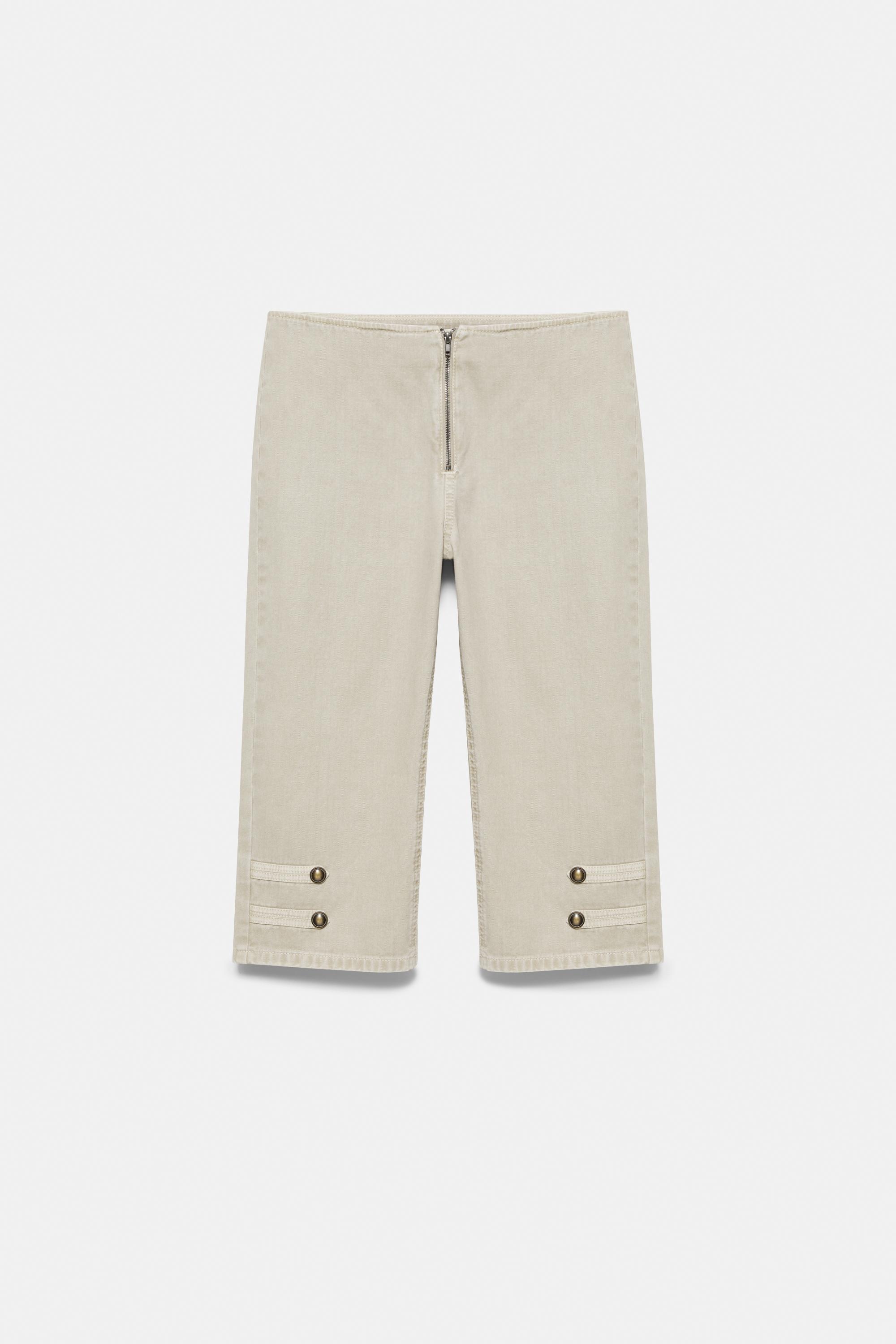 Pantaloni Capri Con Bottoni