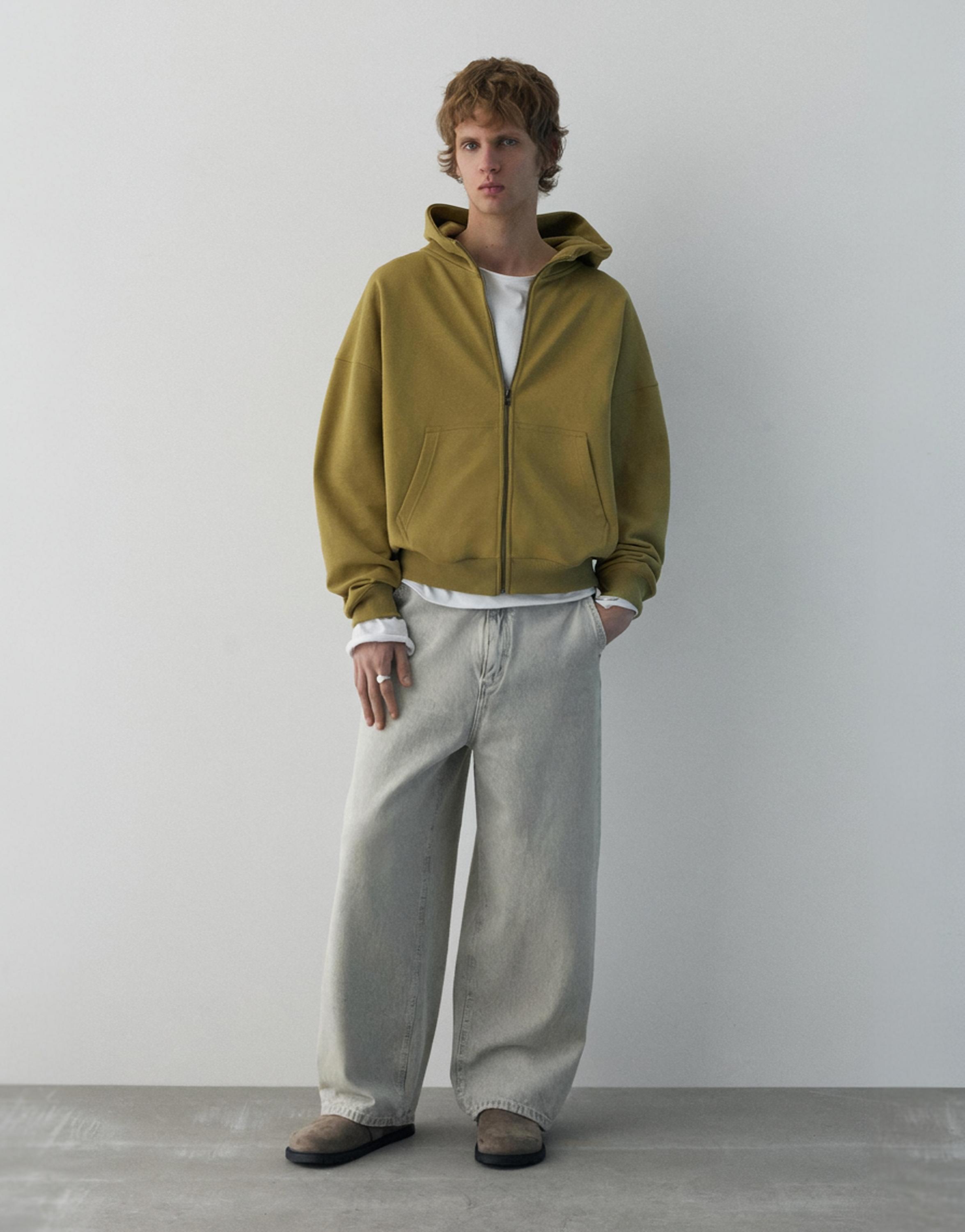 Embroidered skater jeans — Pale grey