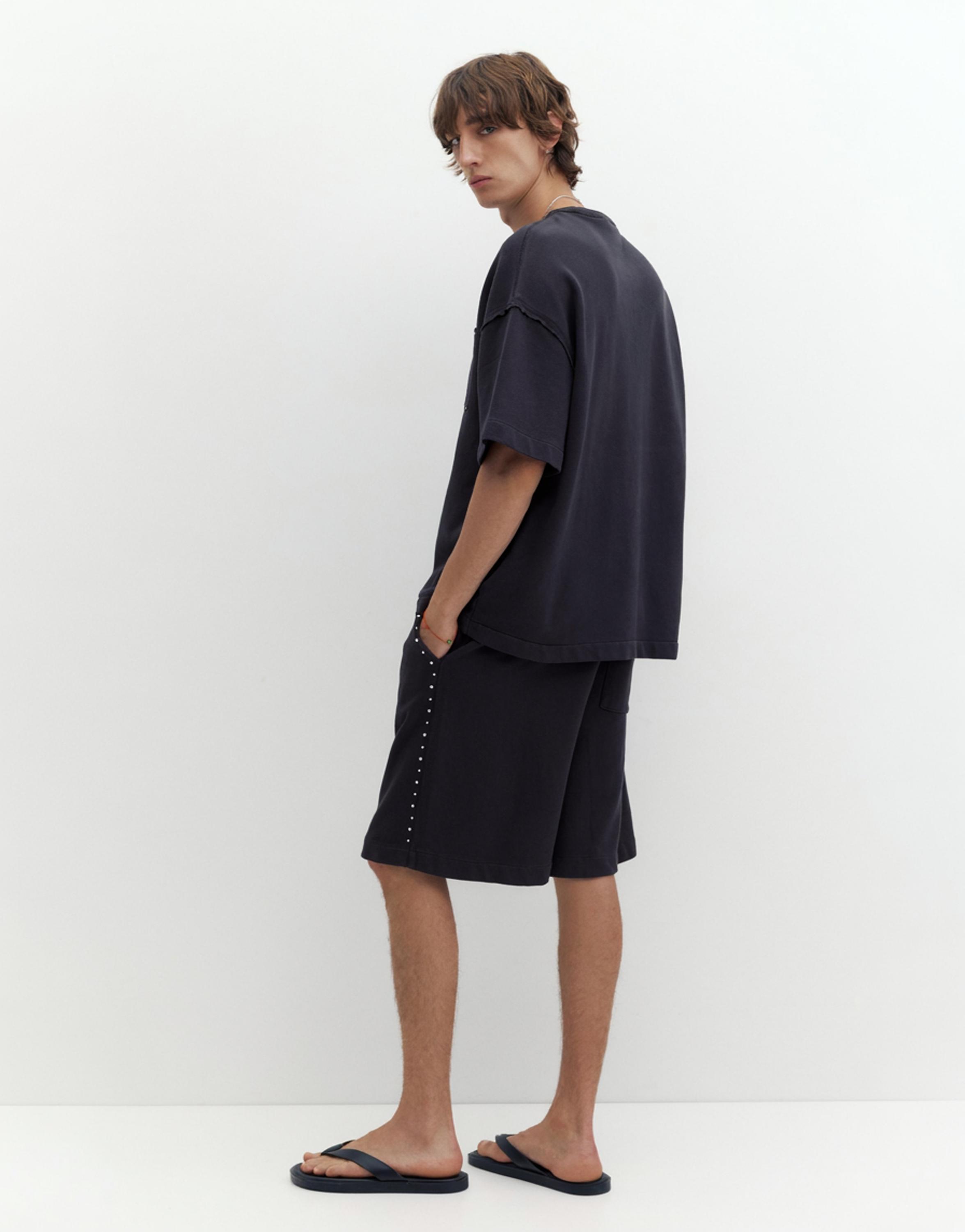 Oversize T-shirt with stud pocket — Anthracite grey